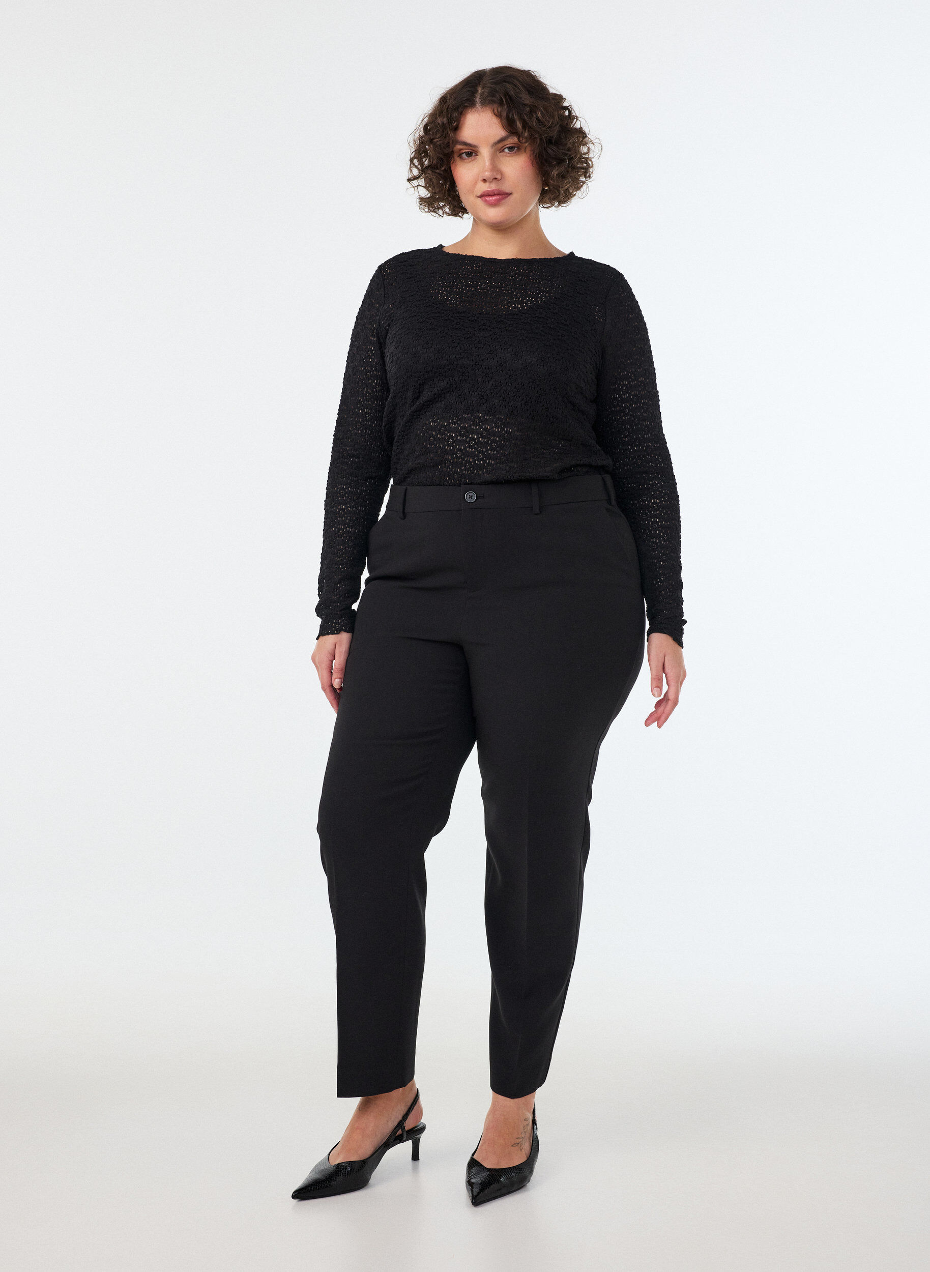 Getailleerde broek met hoge taille en persvouwen, Zwart, Model