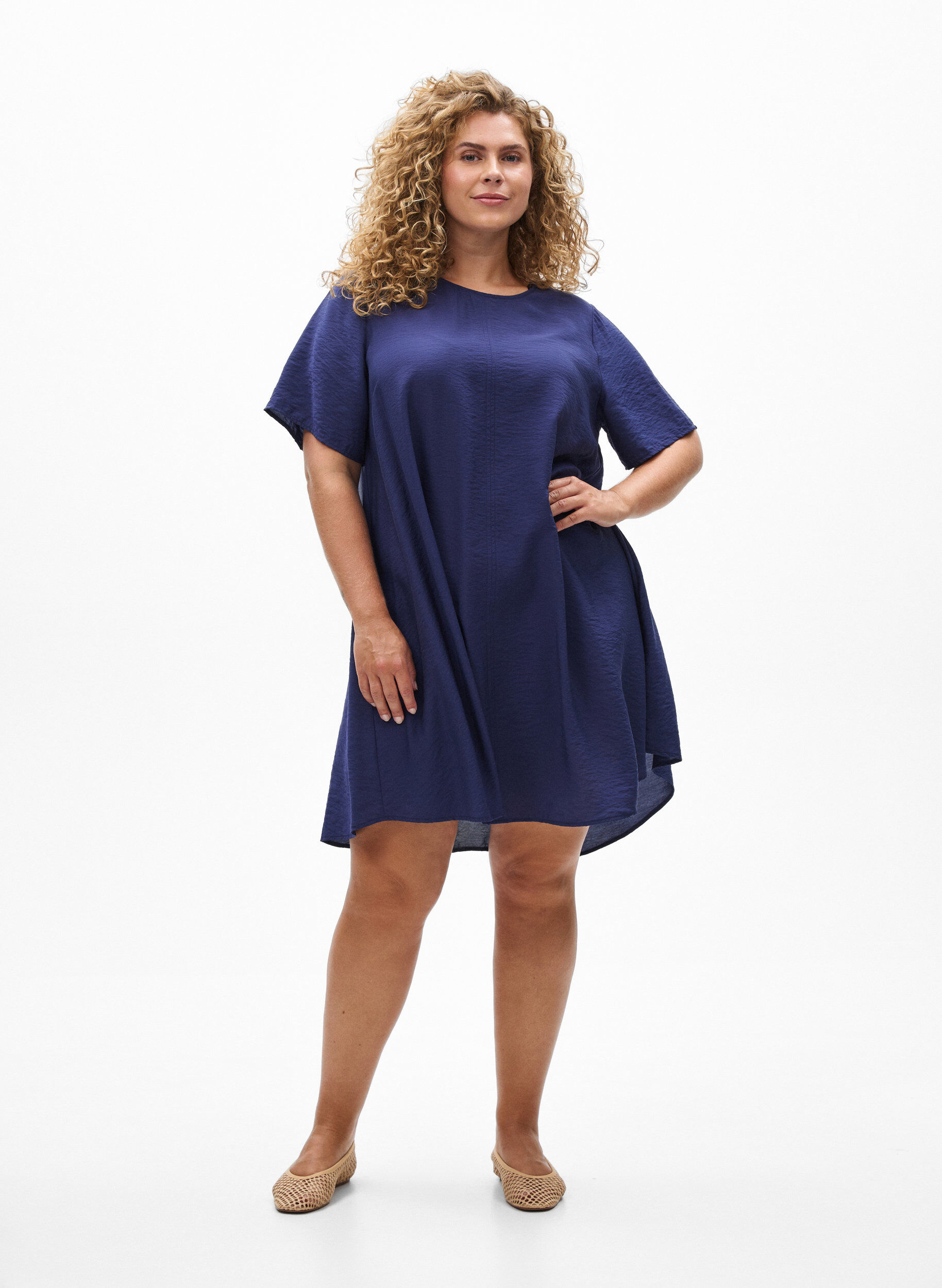 Zizzi A-lijn viscose jurk met korte mouwen, Blauw, Model image number 1