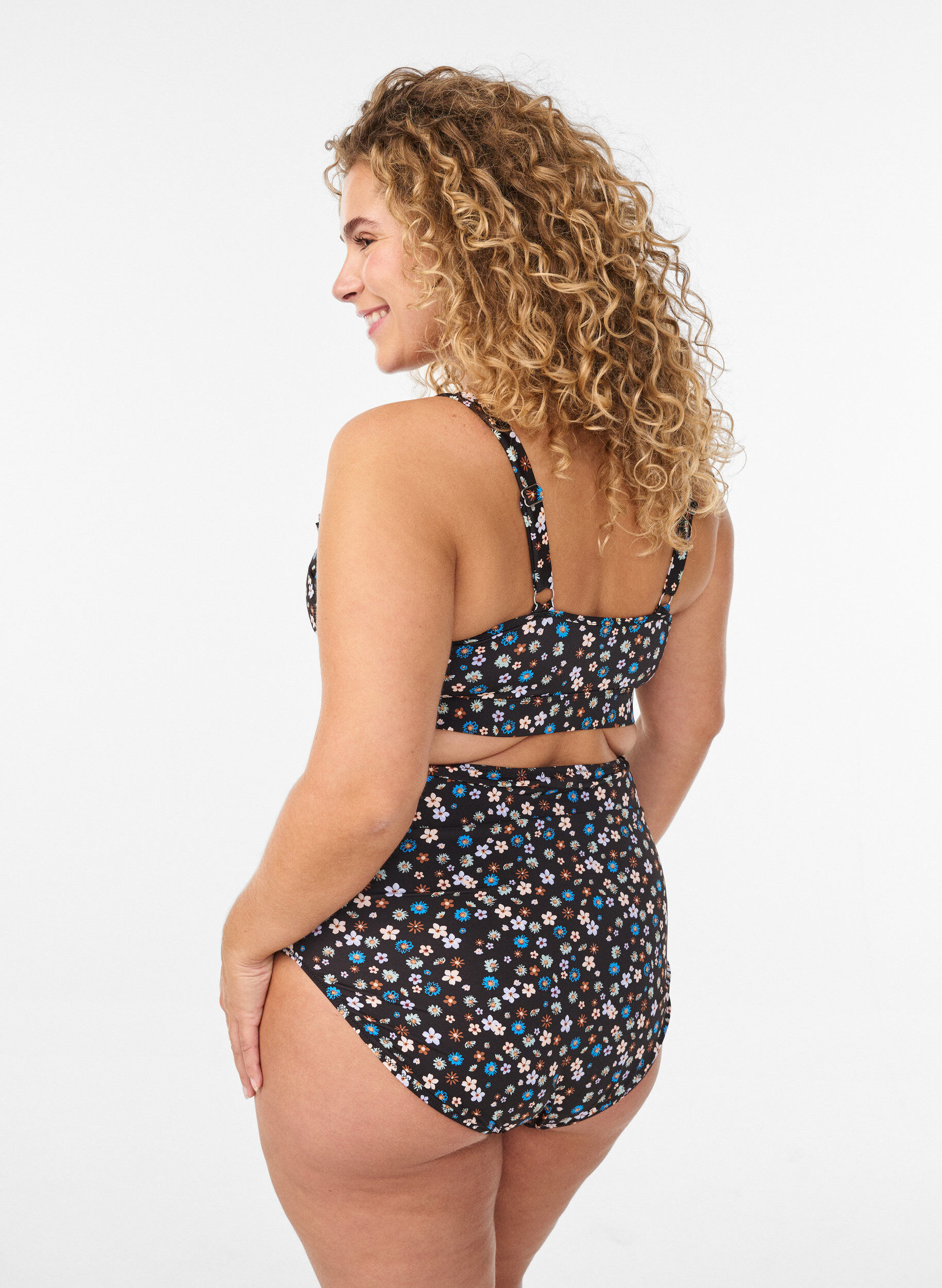 Zizzi Extra high-waisted bikinibroekje met bloemenprint, Bruin, Model image number 1