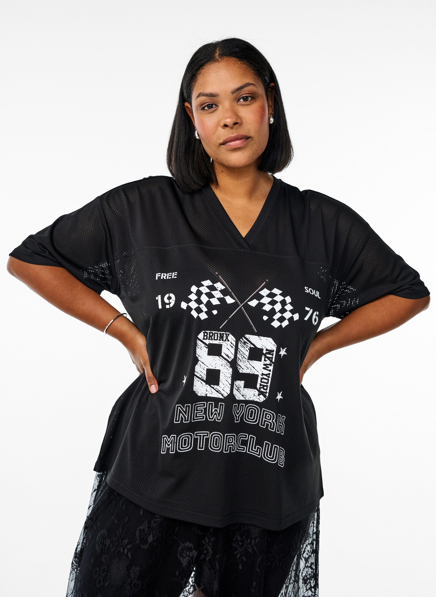 Zizzi Sporty T-shirt met print aan de voorkant, Black, Model image number 0