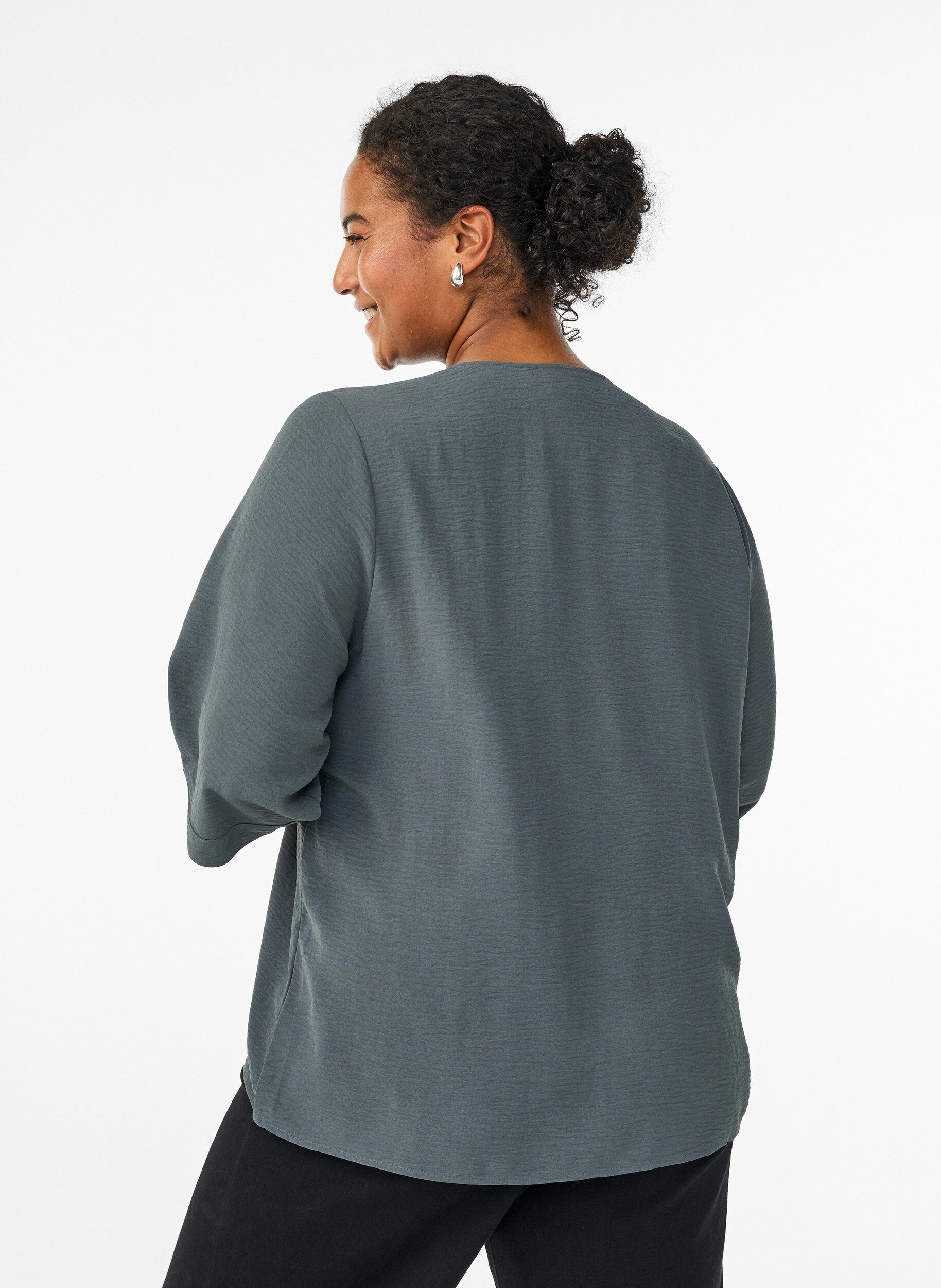 Zizzi Shirtblouse met V-hals en 3/4 mouwen, Groen, Model image number 2