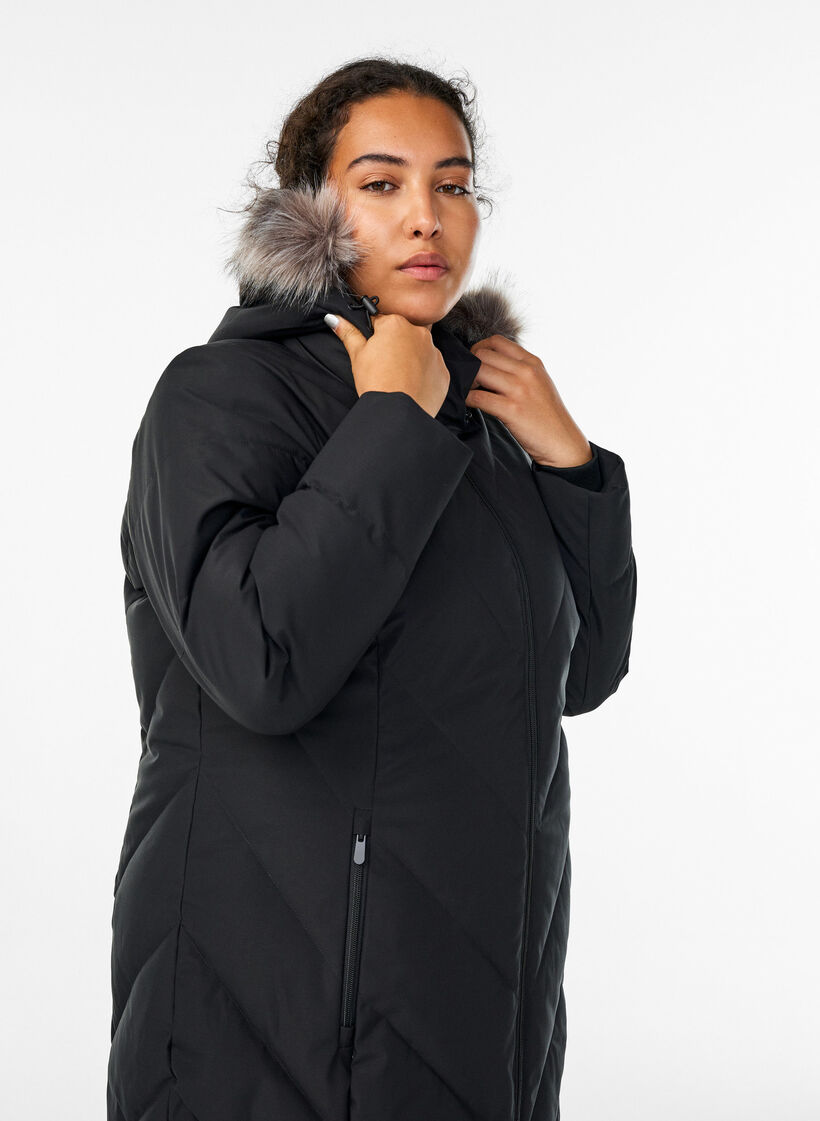 Lange winterjas met haaksluitingen en een nep bontkraag, Zwart, Model image number 3