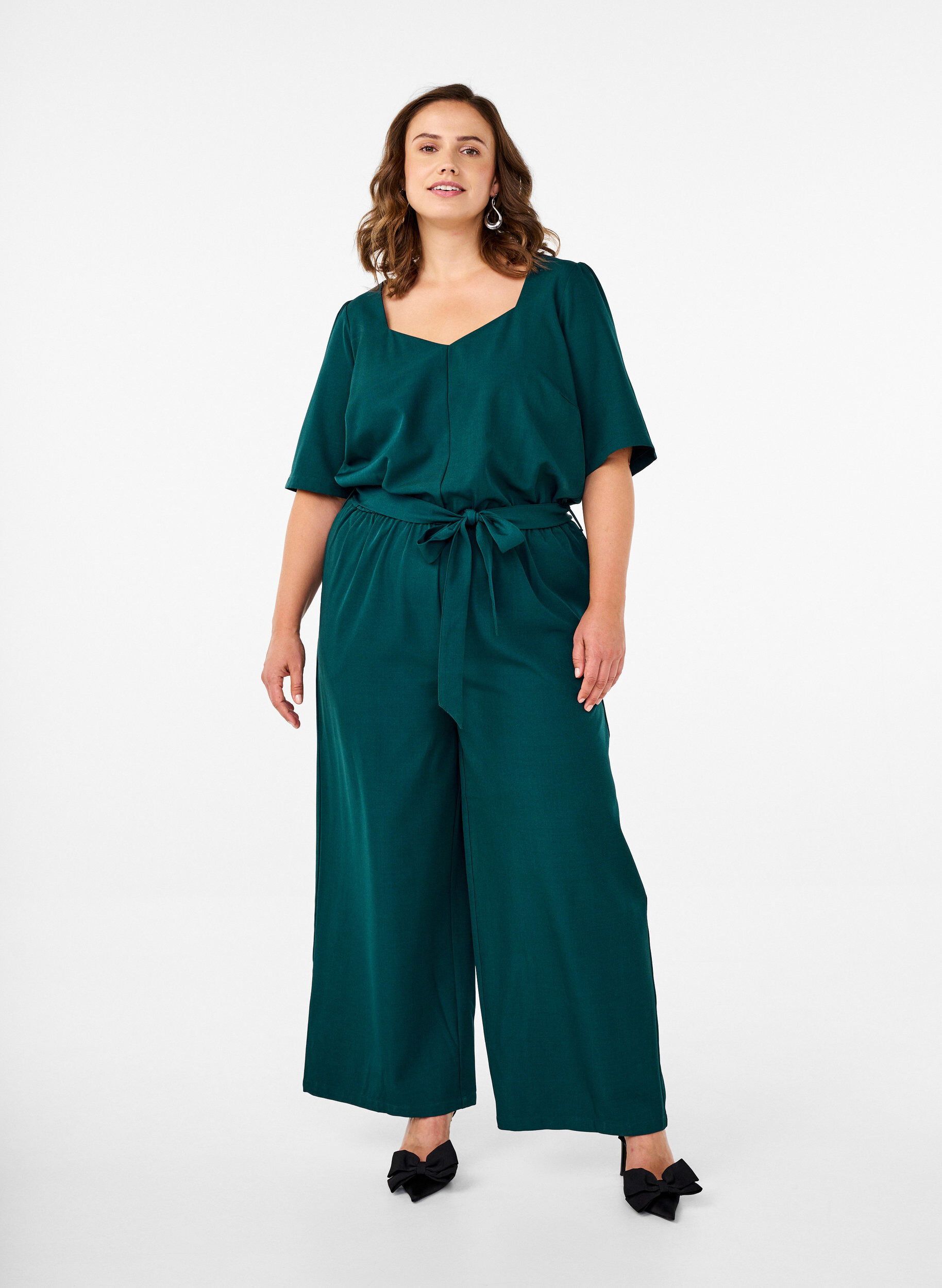 Zizzi Jumpsuit met riem en korte mouwen, Sea Moss Melange, Model image number 0