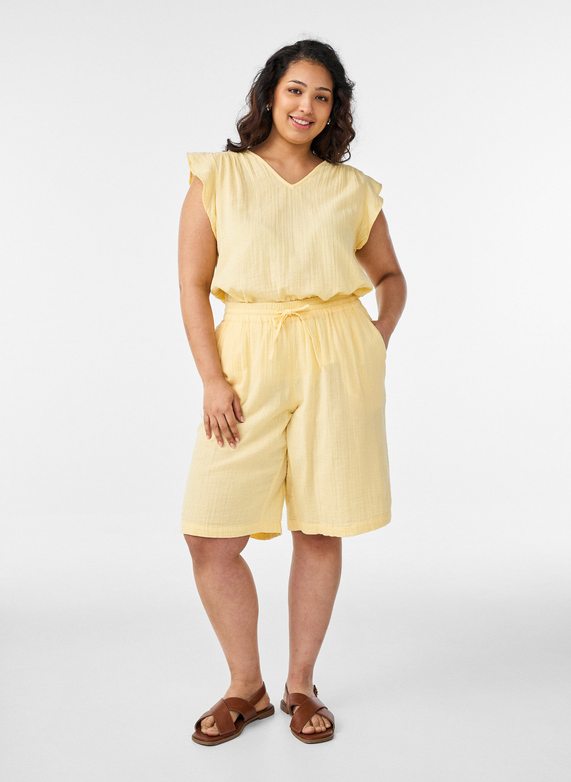 ZizziMouwloze top van katoenen mousseline met ruches, Geel, Model image number 1