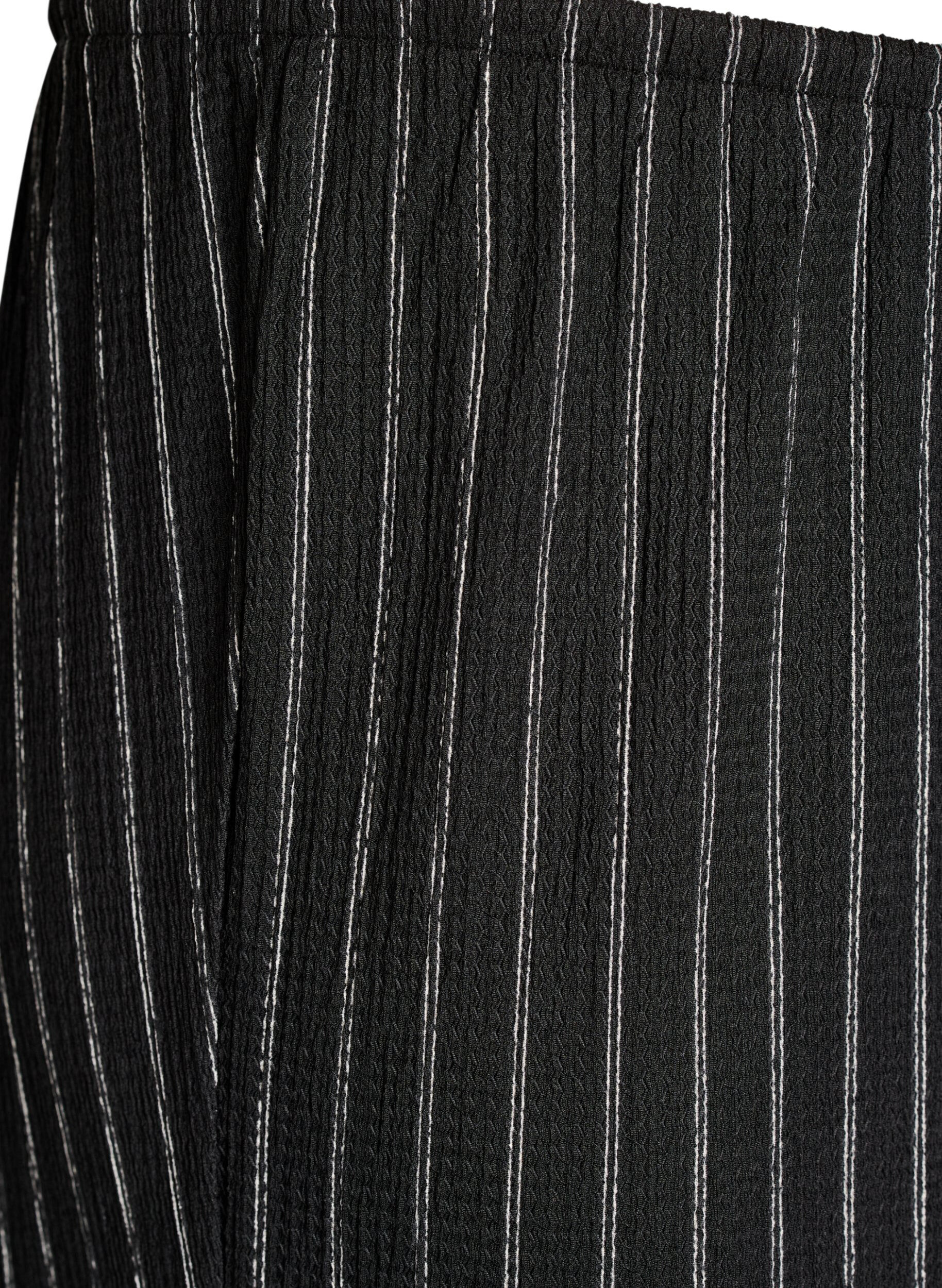 Zizzi Broek met wijde pijpen in een licht gestructureerde stof, Zwart, Packshot image number 2