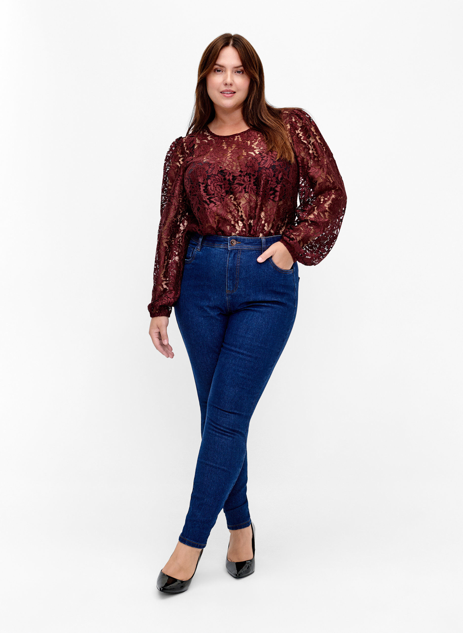 Zizzi FLASH - Kanten blouse met lange mouwen, Port Royal, Model image number 2