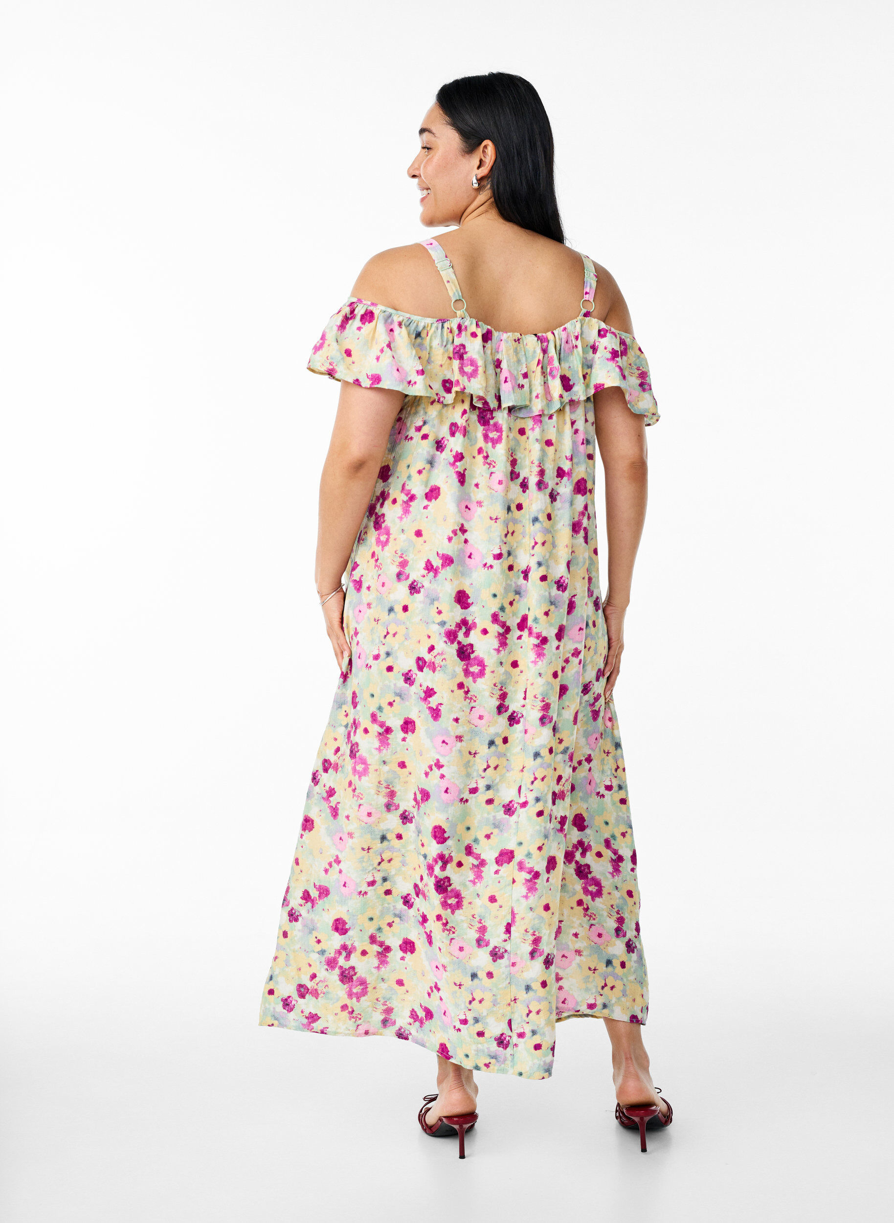 Zizzi Midi jurk met bloemen en ruches bij de schouder, Vanille, Model image number 2