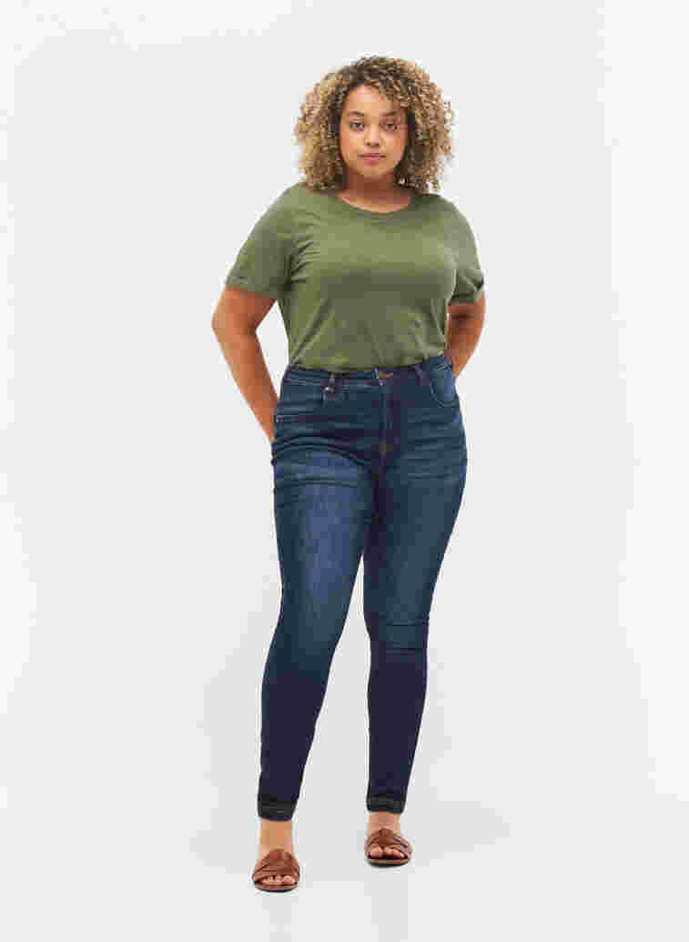 Super slim Amy jeans met hoge taille, Dark blue, Model image number 2