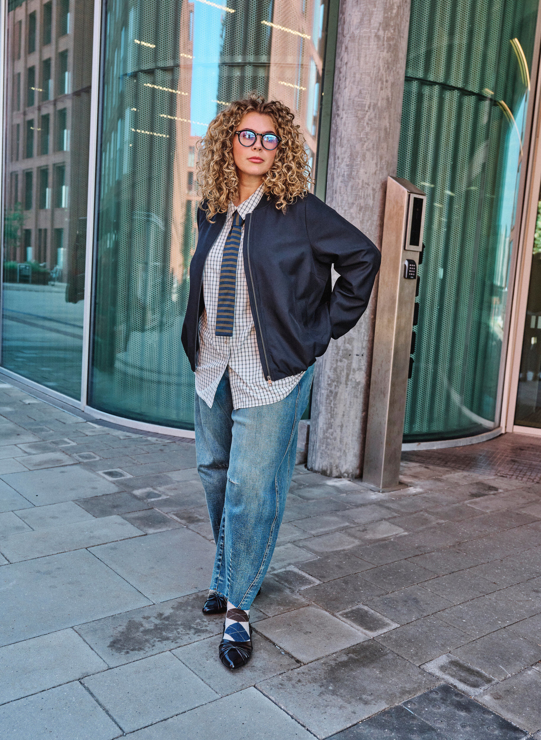 ZizziBarrel-fit jeans met een distressed wash, Blauw, Image image number 0