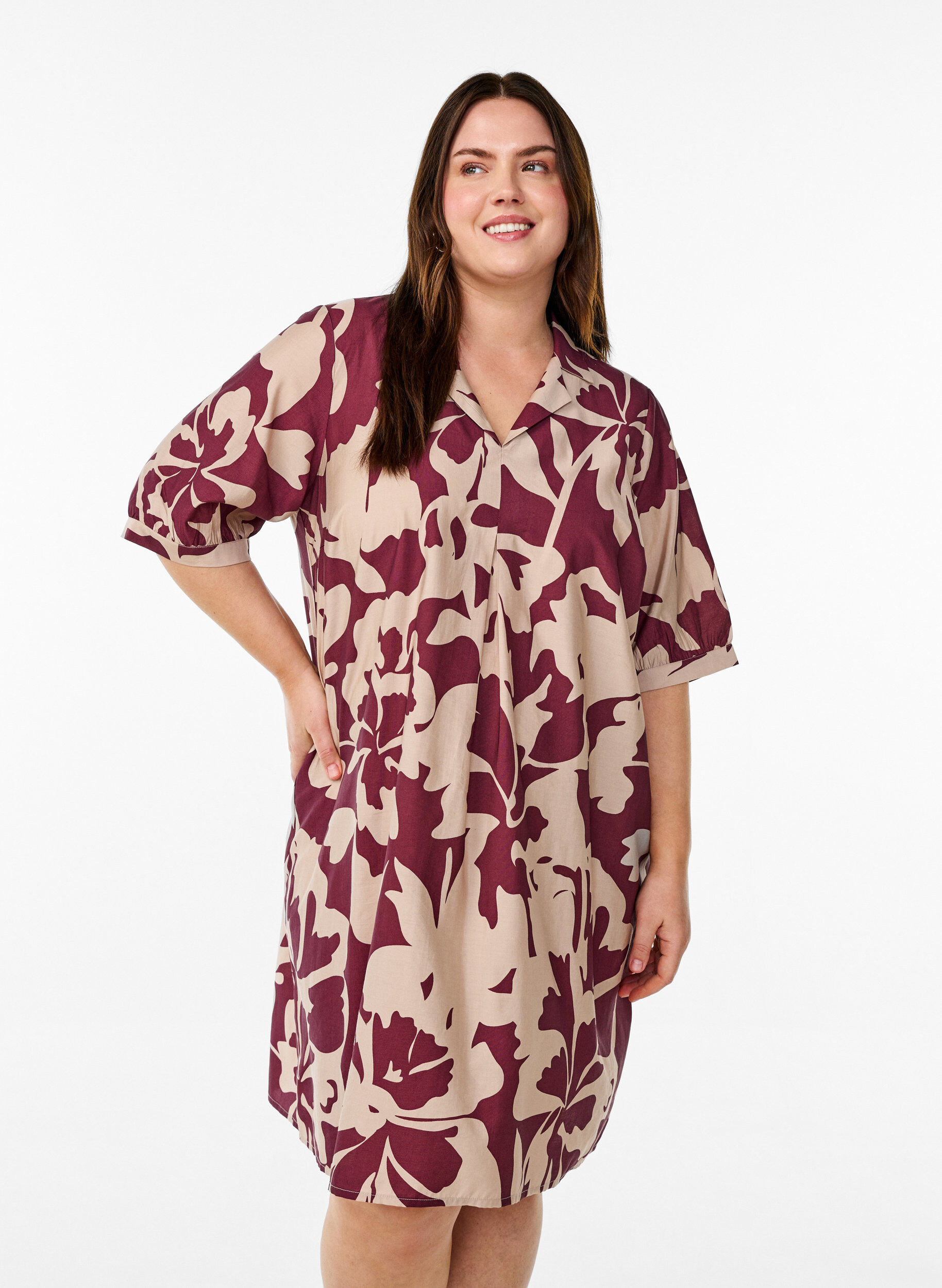 Zizzi Knielange jurk met print en V-hals, Rood, Model image number 0