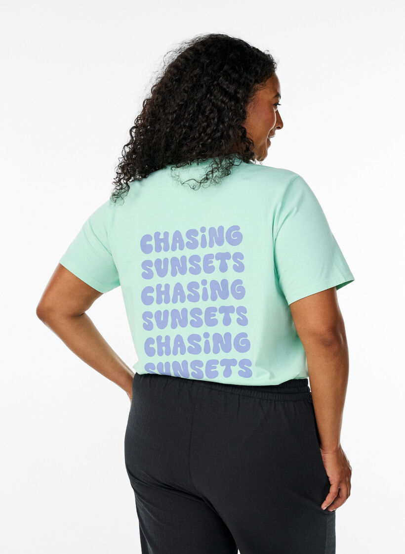 T-shirt van biologisch katoen met print op de rug, Groen, Model image number 2