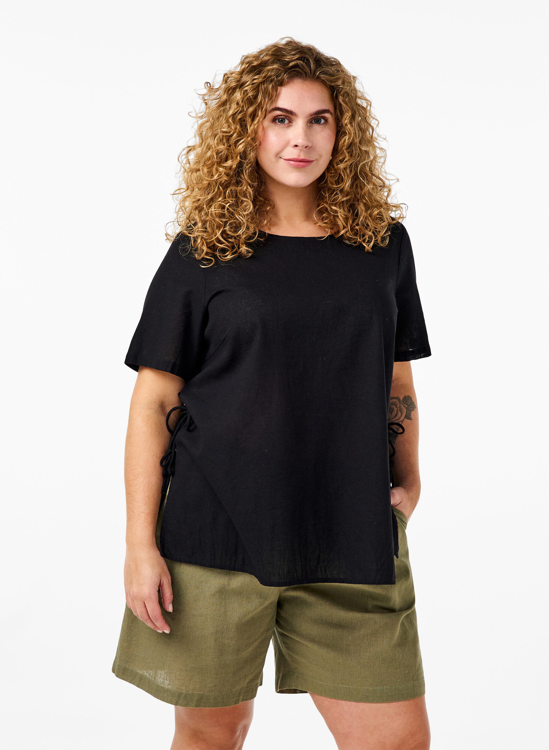 Zizzi Losse korte broek van katoenmix met linnen, Deep Lichen Green, Model image number 0