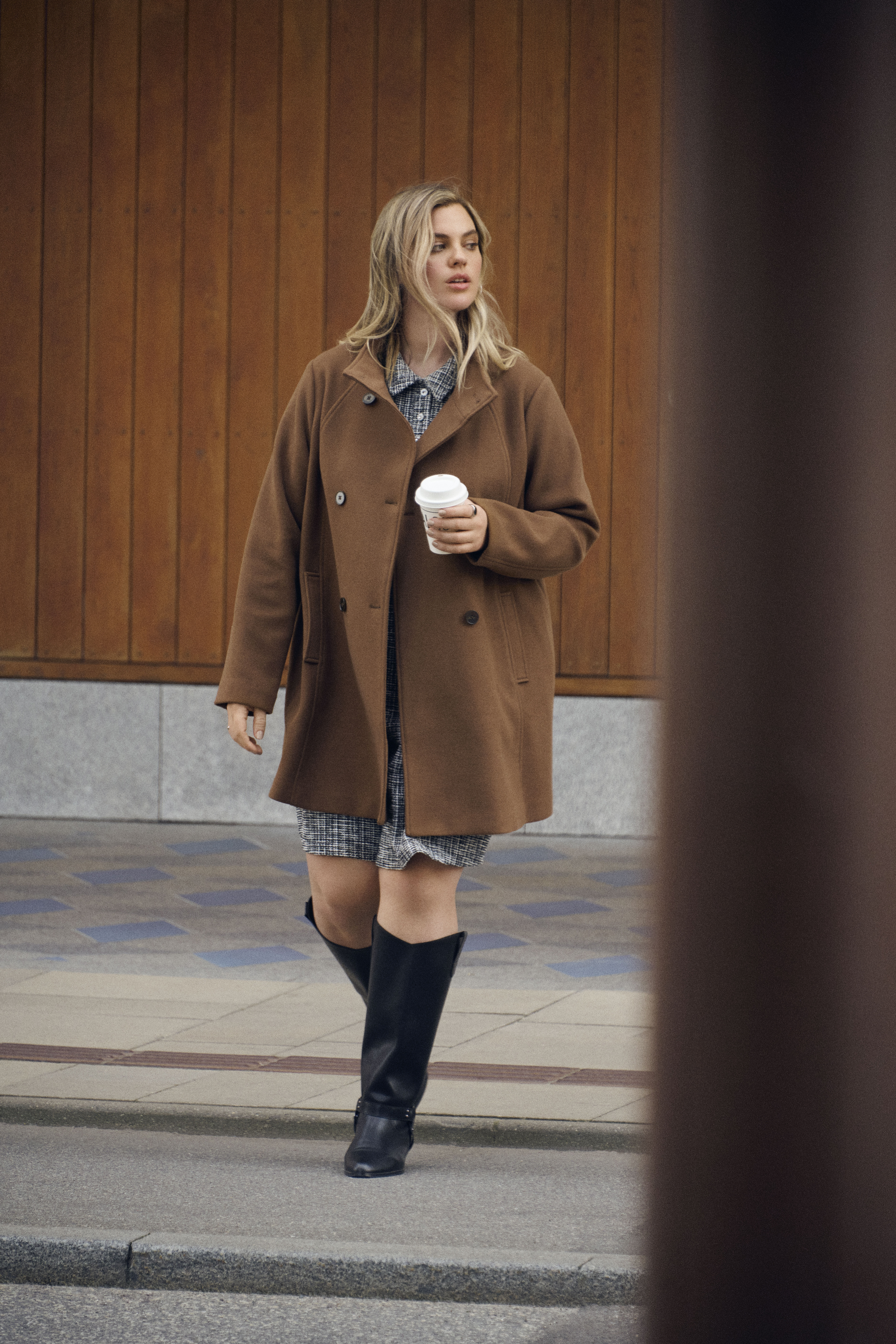 Zizzi Look met een jas, , Model