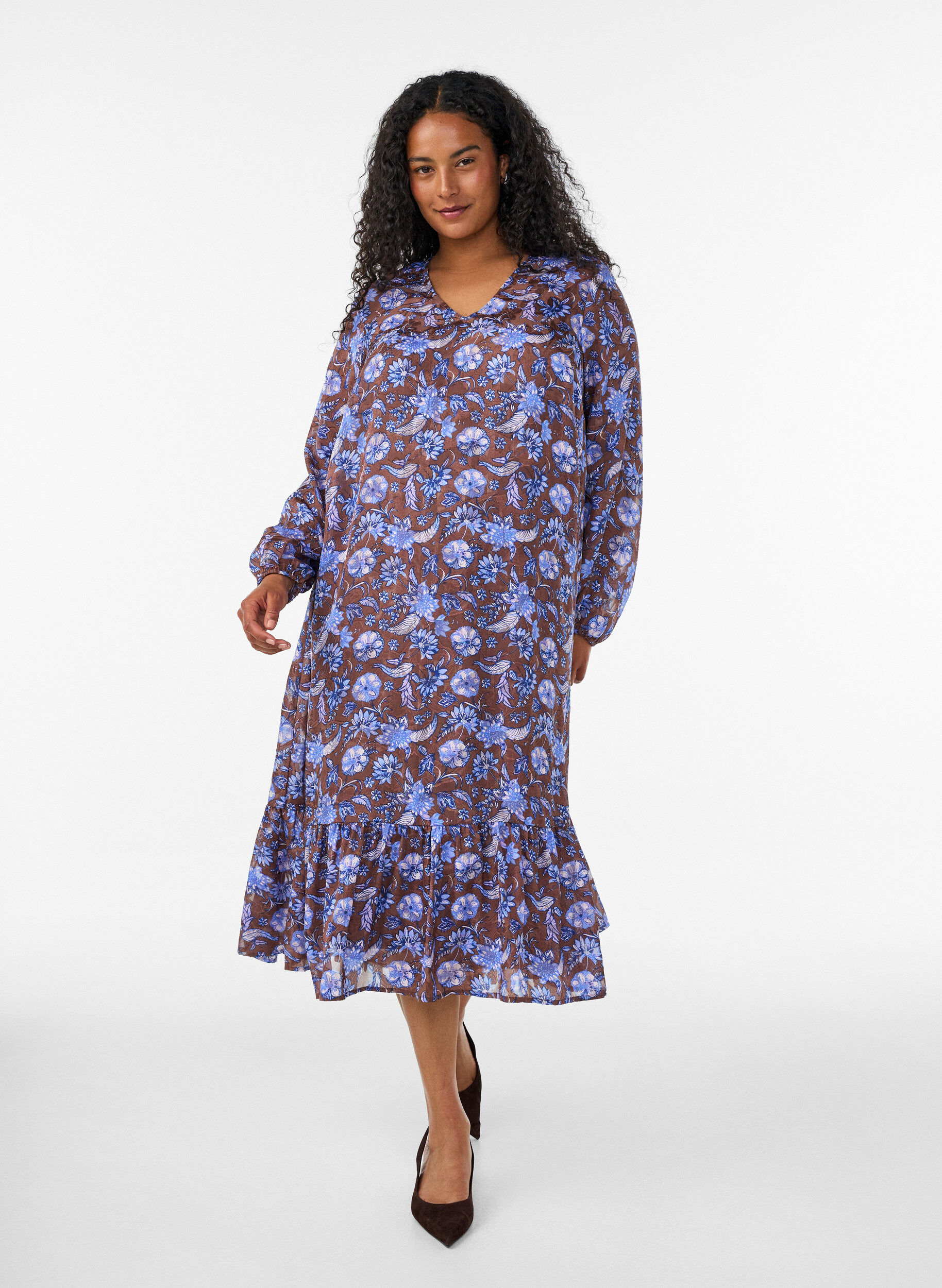 Midijurk met bloemenprint en ruchezoom, Bruin, Model