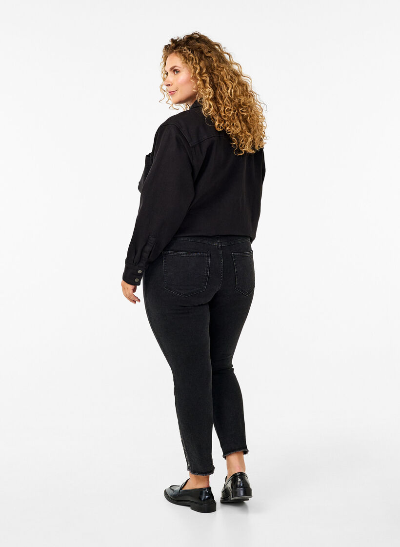 Cropped Emily jeans met gerafelde zoom, Dark Grey Denim, Model image number 1