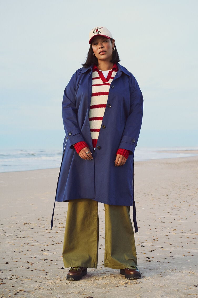 Blauwe trenchcoat, , Model
