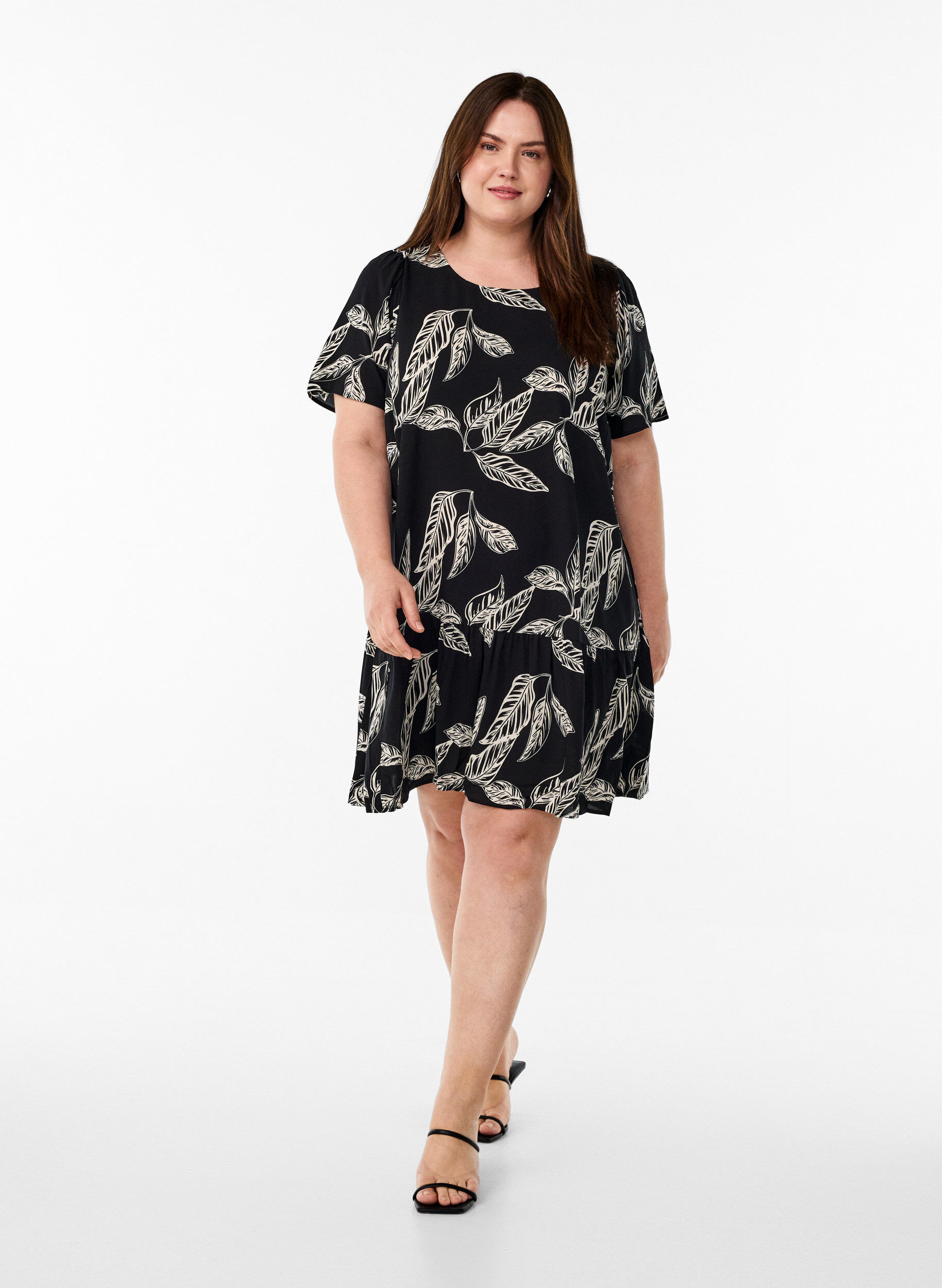 Zizzi FLASH - Jurk van viscose met coupenaad, Zwart, Model image number 1