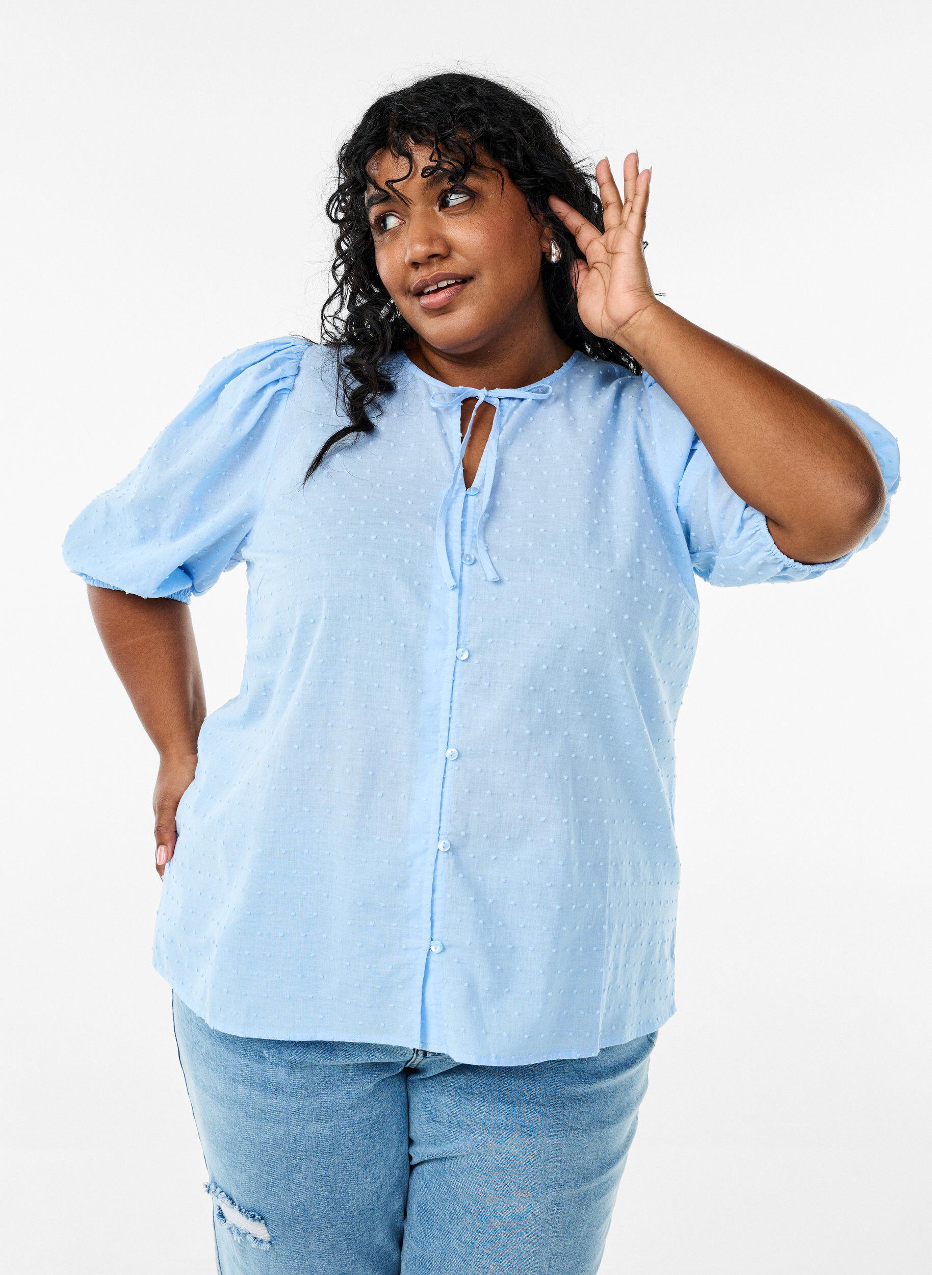 Zizzi Shirtblouse met strikkoord en gestippelde textuur, Blauw, Model image number 3