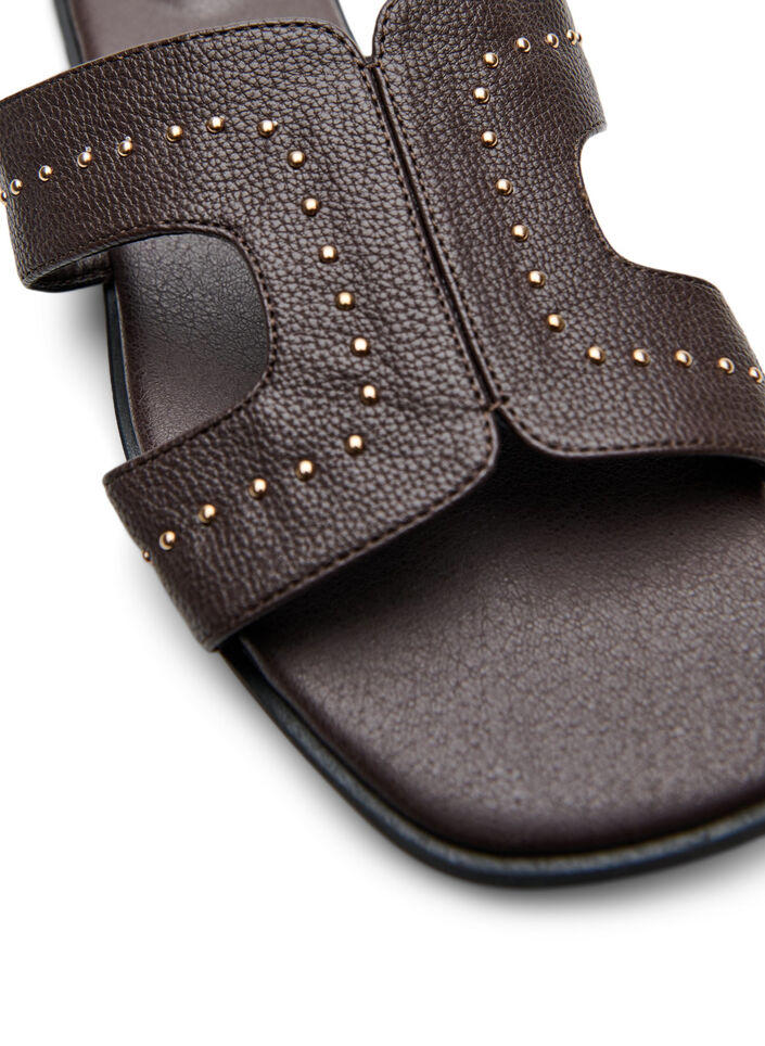 Platte sandalen met studs, Bruin, Packshot image number 3