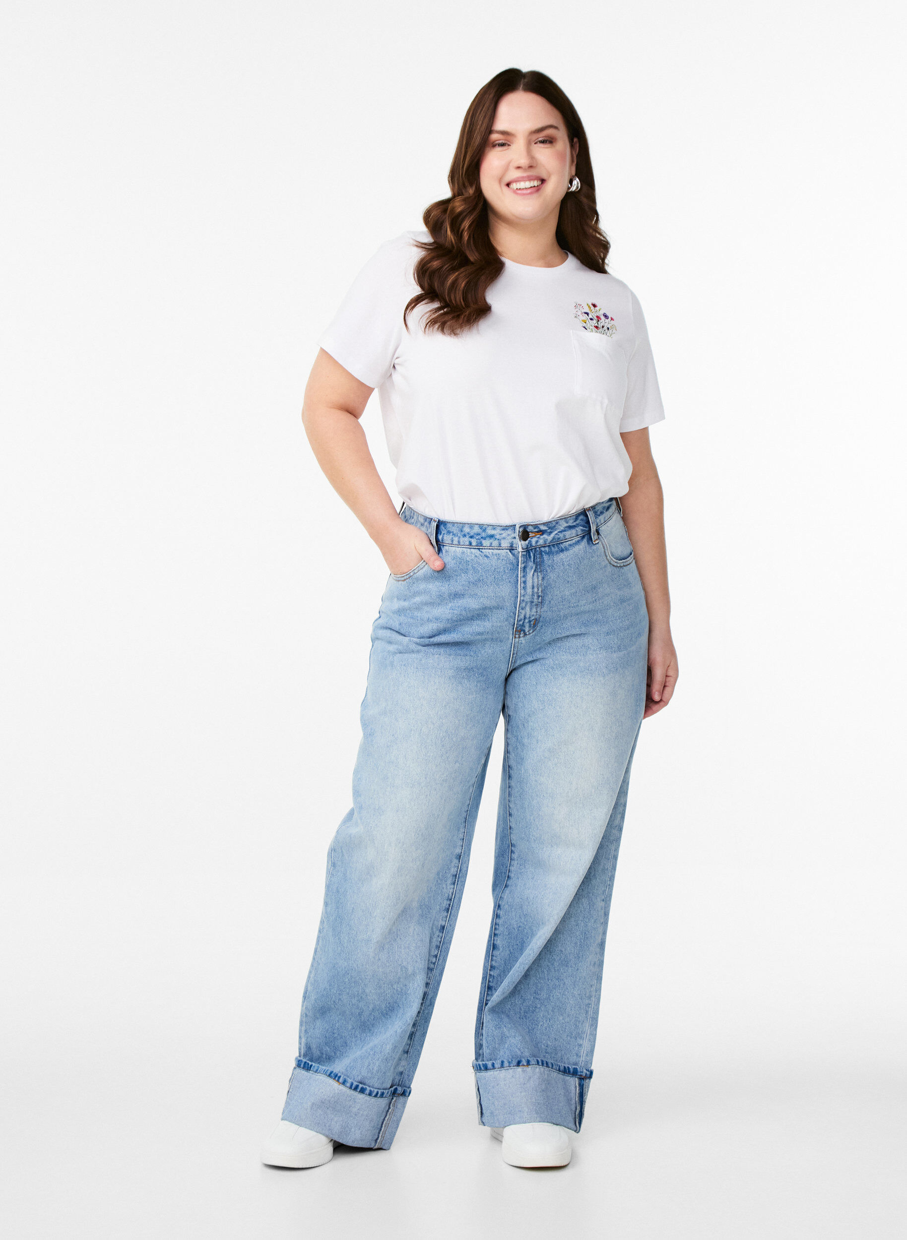 Zizzi T-shirt met borstzakje, Wit, Model image number 1