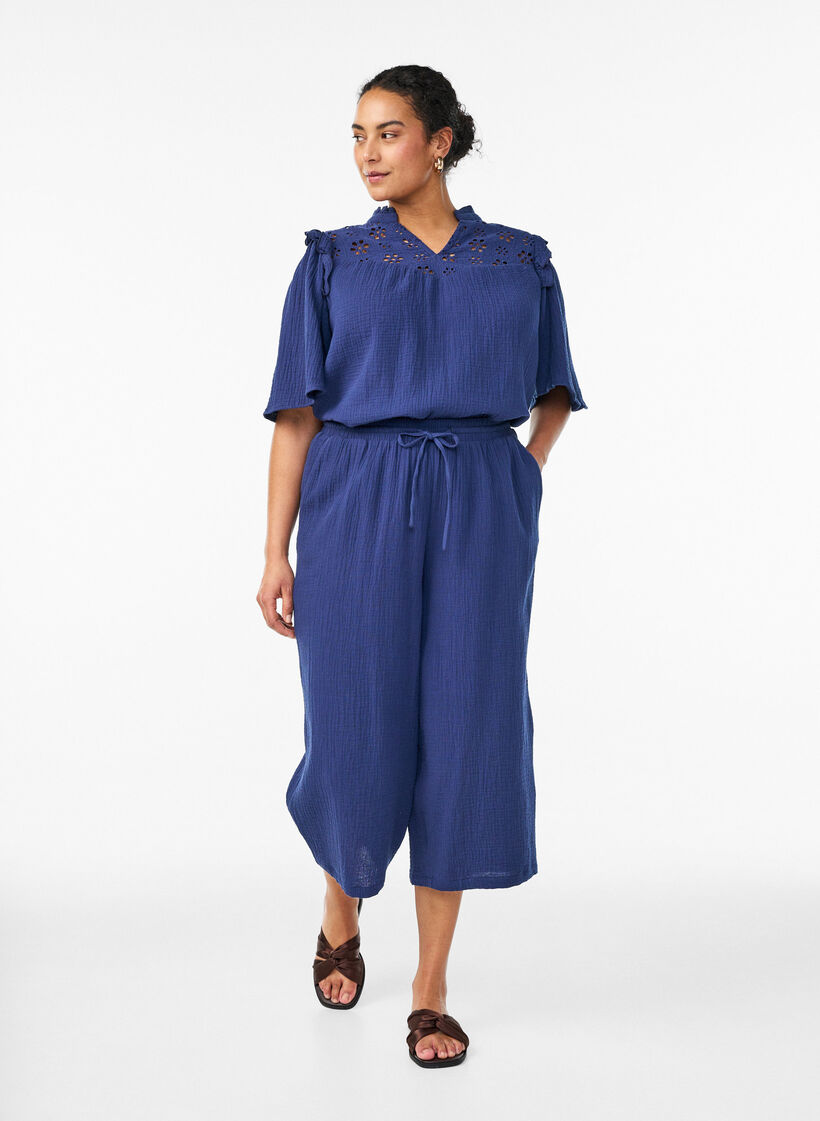Blouse in katoen mousseline met broderie anglaise en 1/2 mouwen, Blauw, Model image number 1