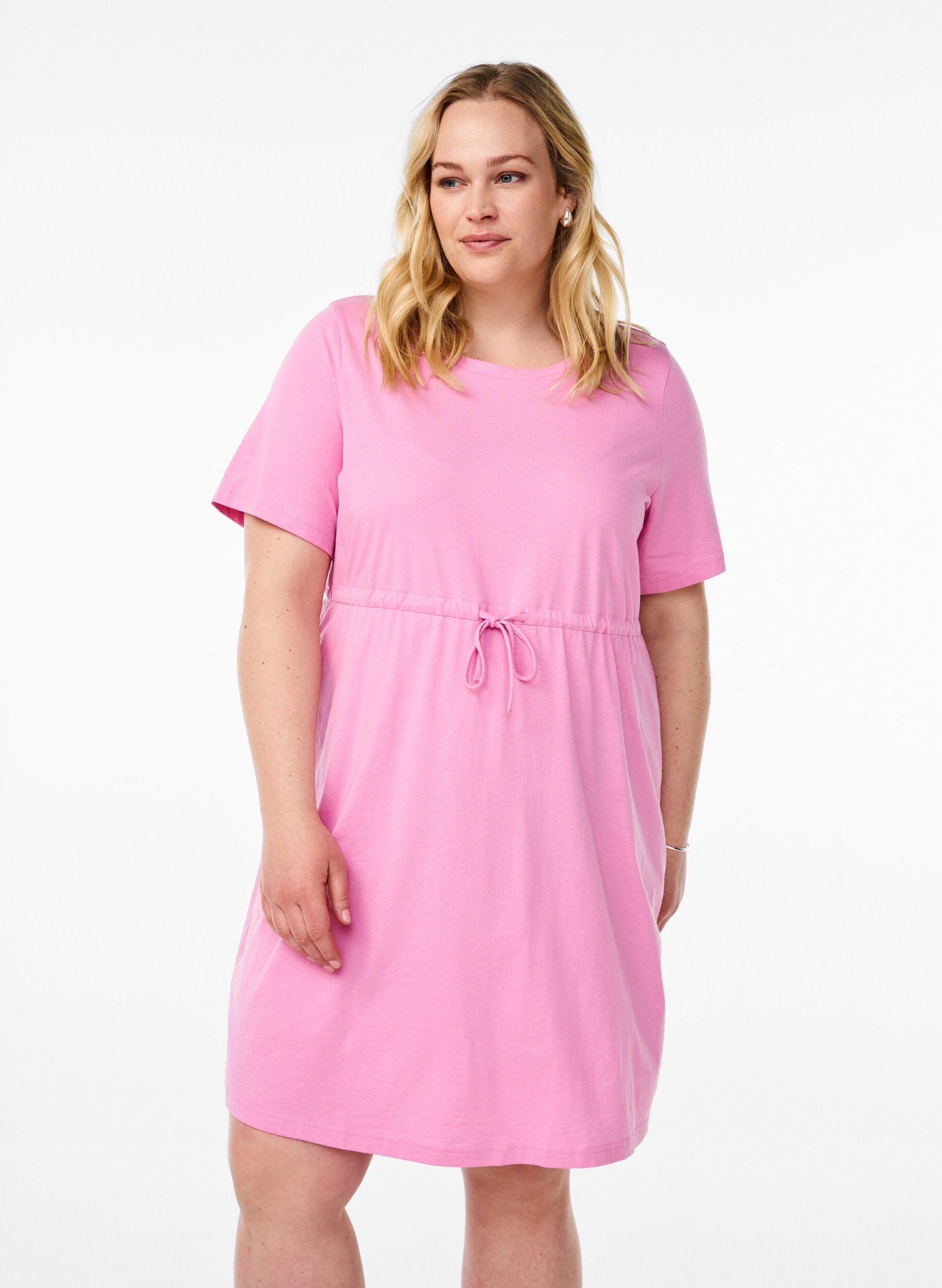 FLASH - Korte T-shirtjurk met strikceintuur, Roze, Model