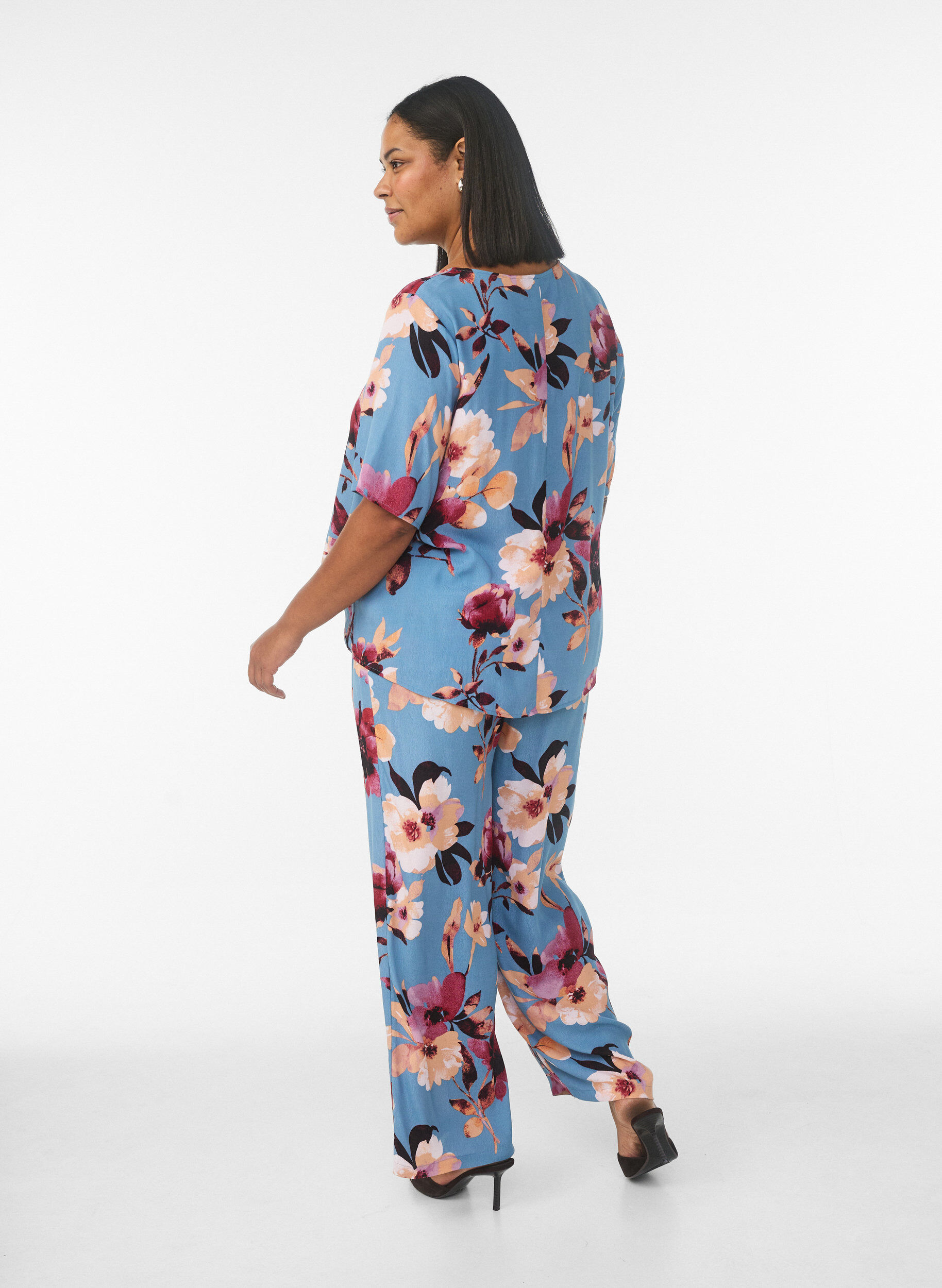 Zizzi Losse viscose broek met print, Blauw, Model image number 1