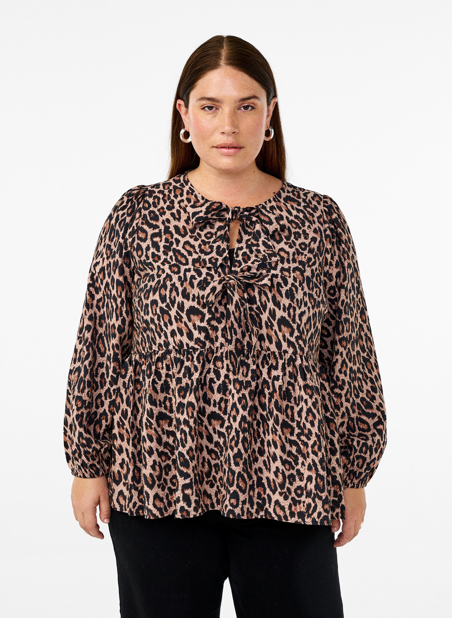 Zizzi Peplum blouse met strik en luipaardprint, Bruin, Model image number 0