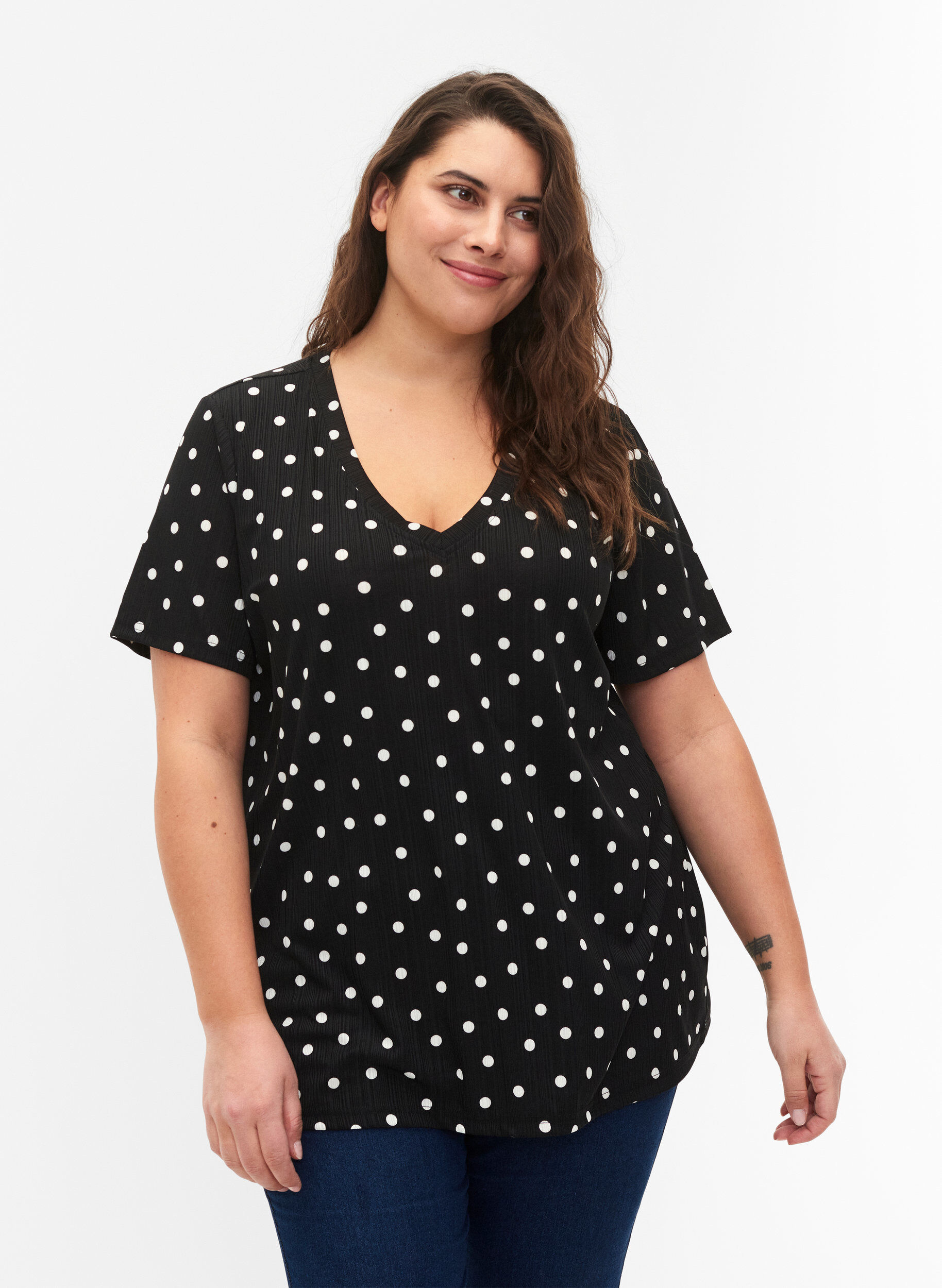 Zizzi FLASH - Bedrukt t-shirt met v-hals, Black Dot, Model image number 0