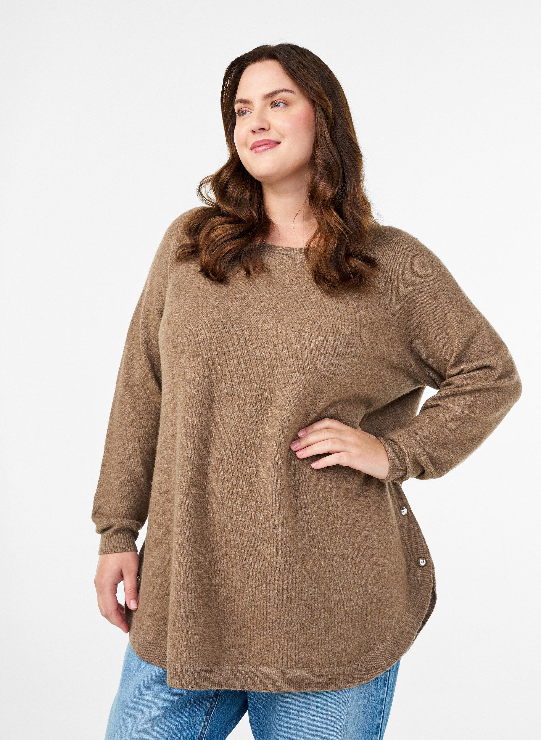 Lange gebreide blouse met balknopen, Bruin, Model