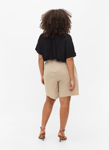 Losse viscose shorts, Oxford Tan, Model image number 1
