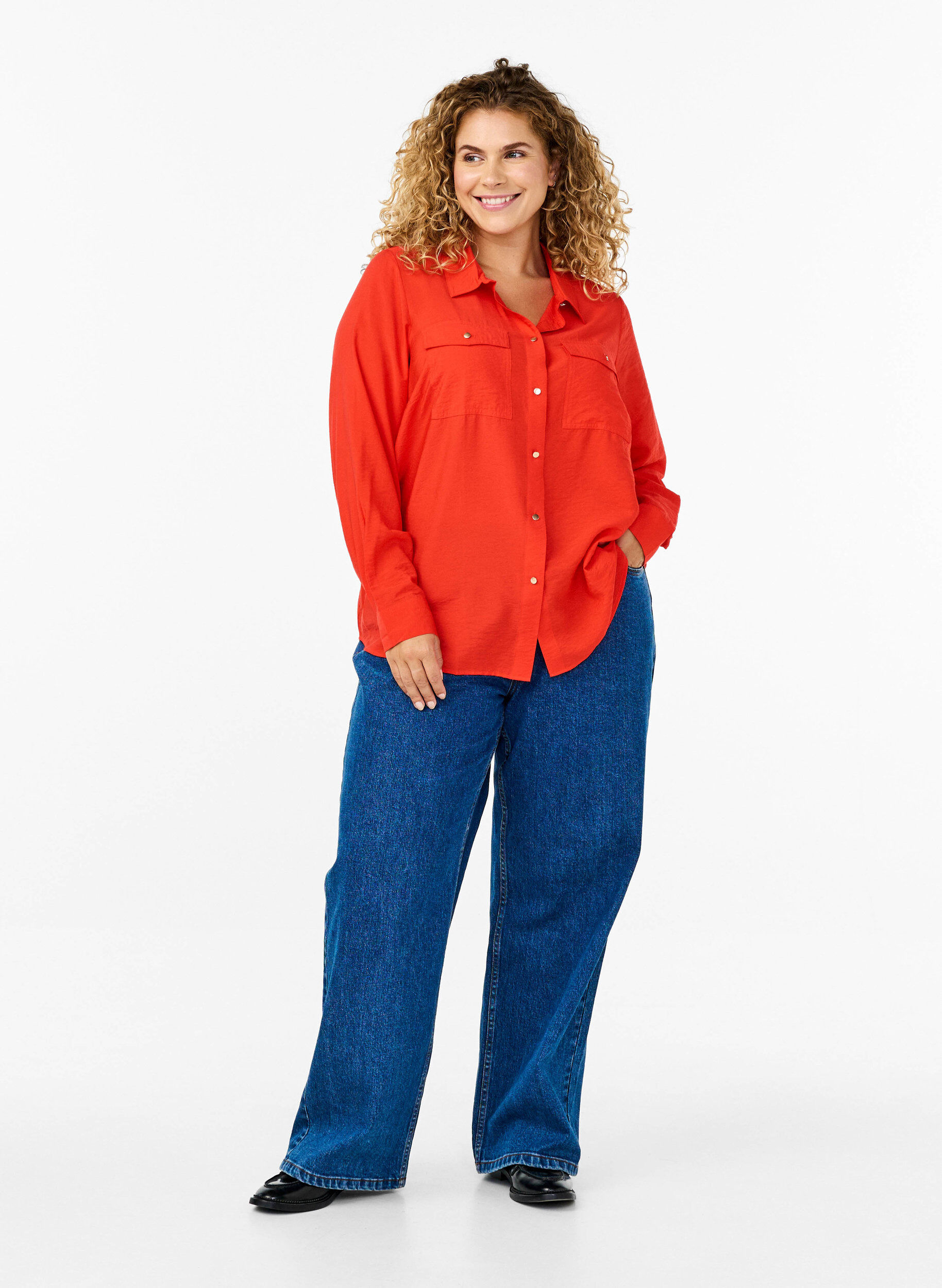 Zizzi Overhemd met kraag en borstzakken, Rood, Model image number 1