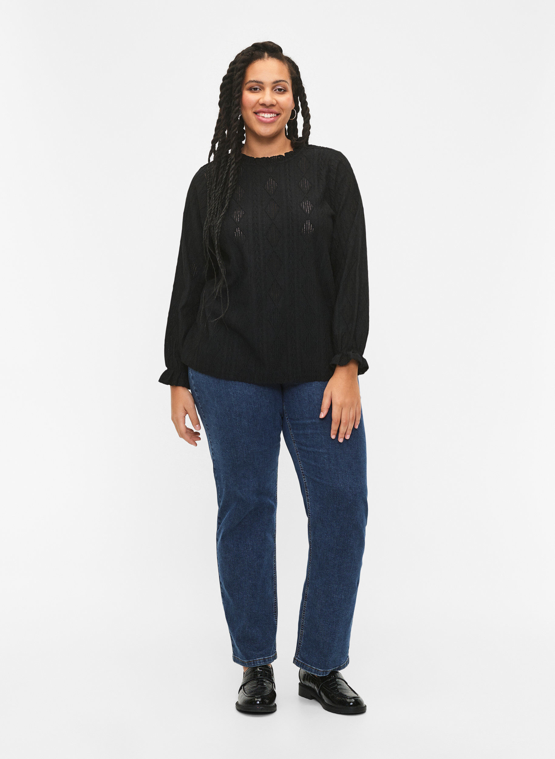 Zizzi Blouse met ruches en ton-sur-ton-patroon, Black, Model image number 2