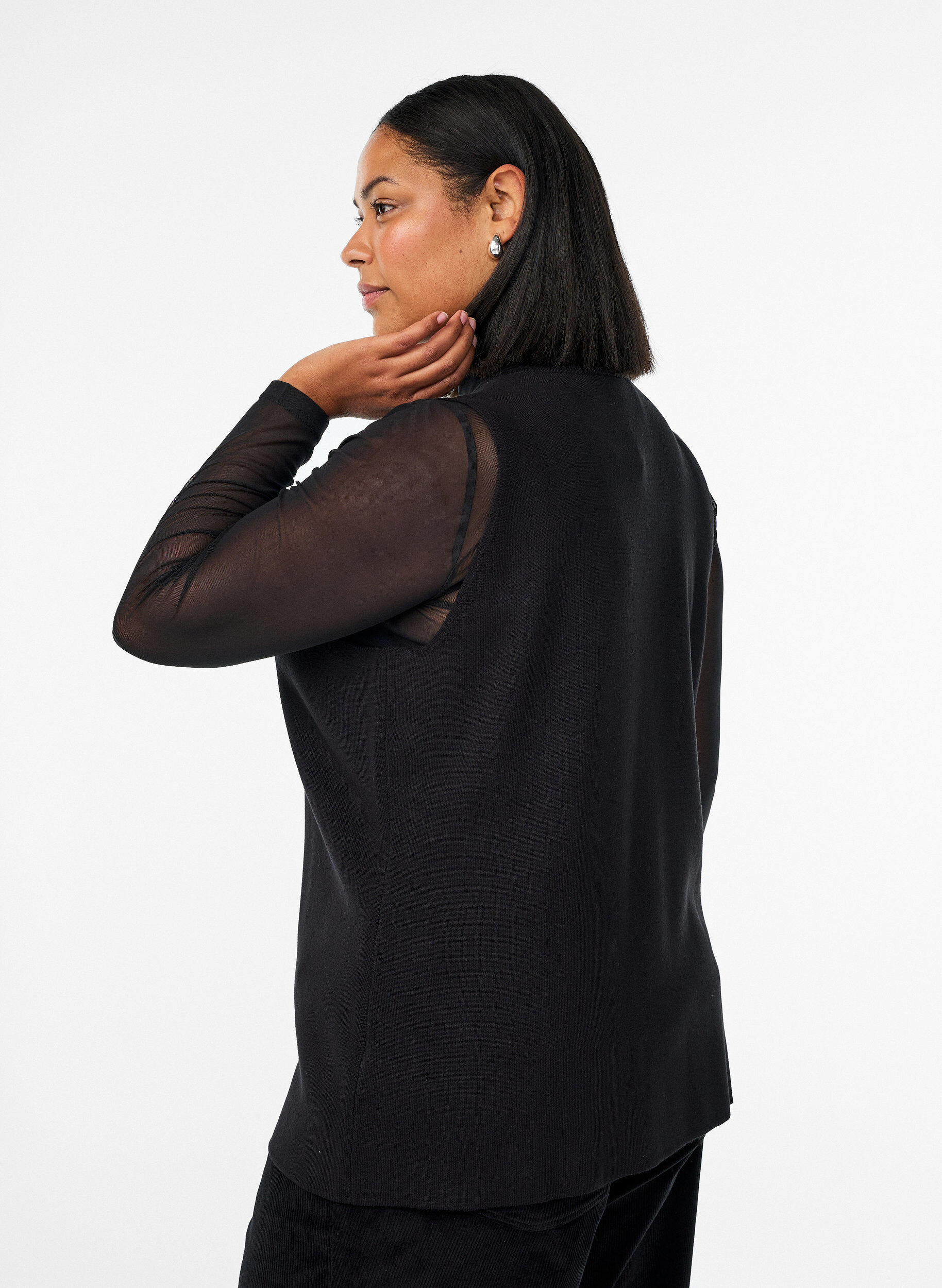 ZizziMouwloze breisel vest met decoratieve knopen, Zwart, Model image number 2