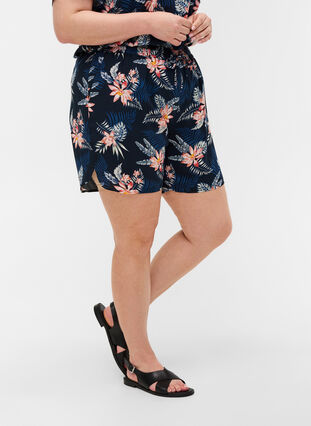 Viscose shorts met print en zakken, Blue Flower Leaf AOP, Model image number 2