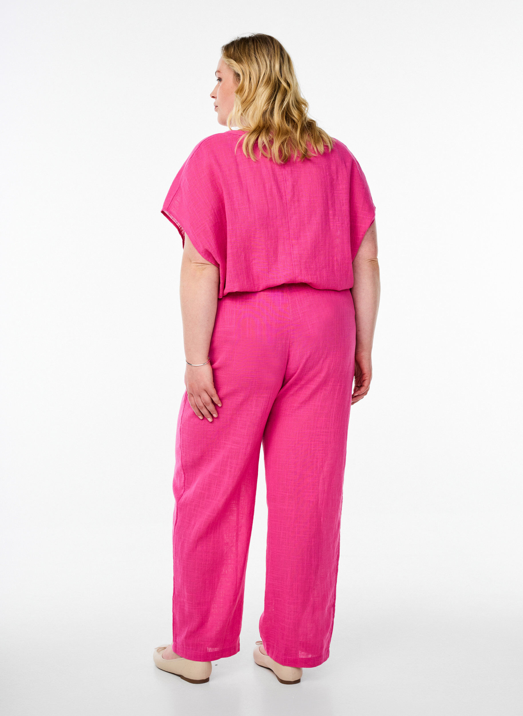 Zizzi FLASH - Broek met rechte pijpen en een hoge taille, Roze, Model image number 1