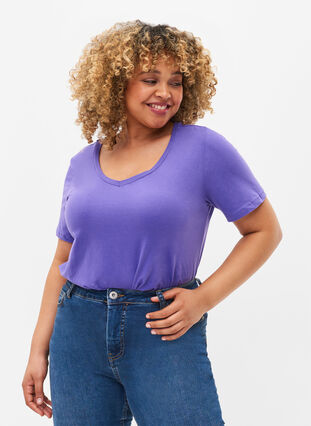 Basic t-shirt in effen kleur met katoen, Ultra Violet, Model image number 0