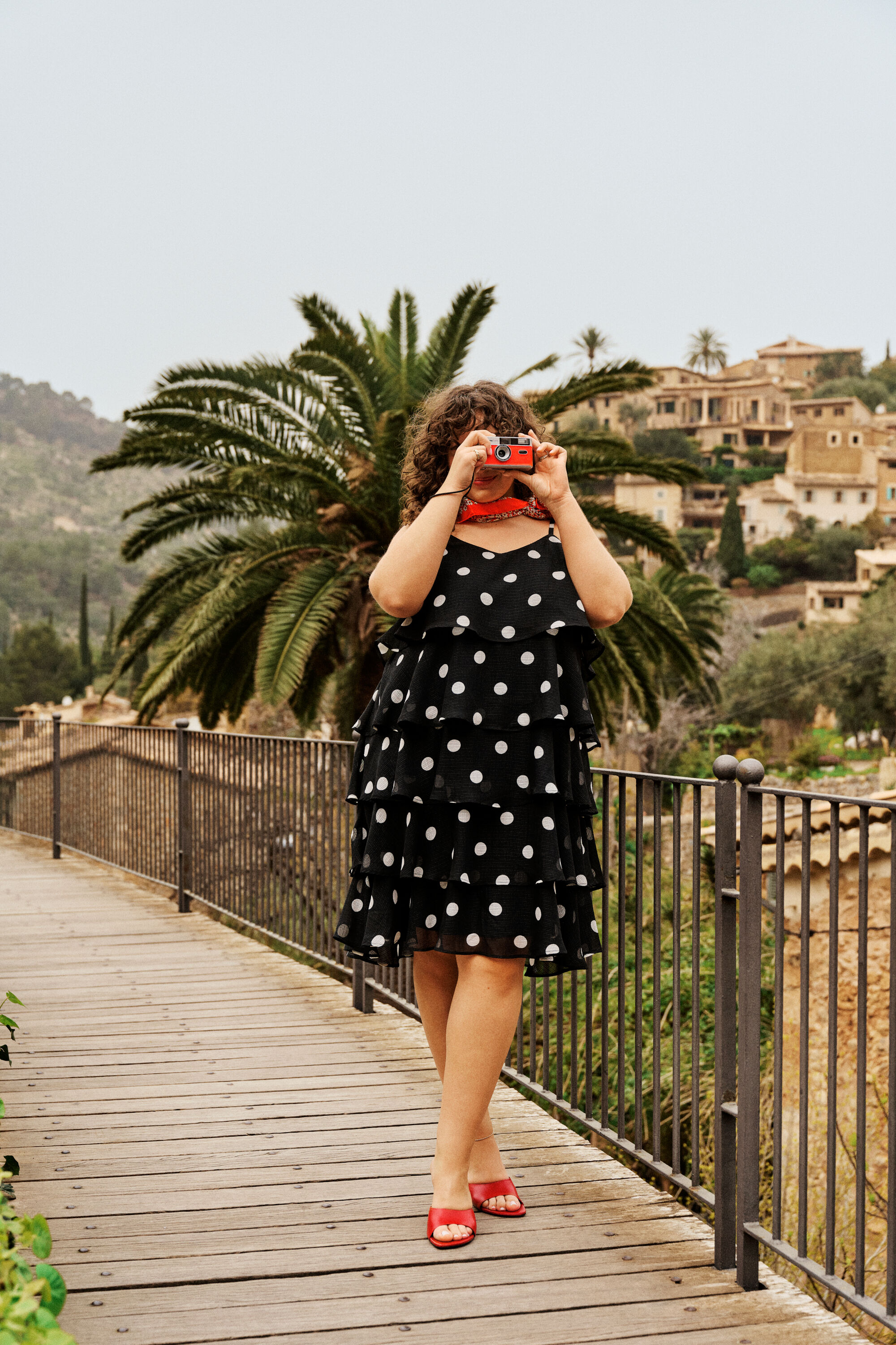 ZizziElegantie met stippen en een stoer randje, , Model