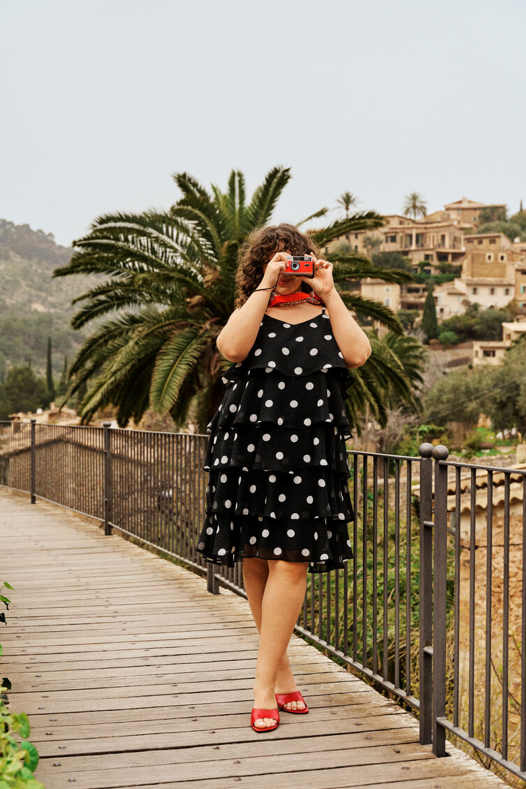 Elegantie met stippen en een stoer randje, , Model