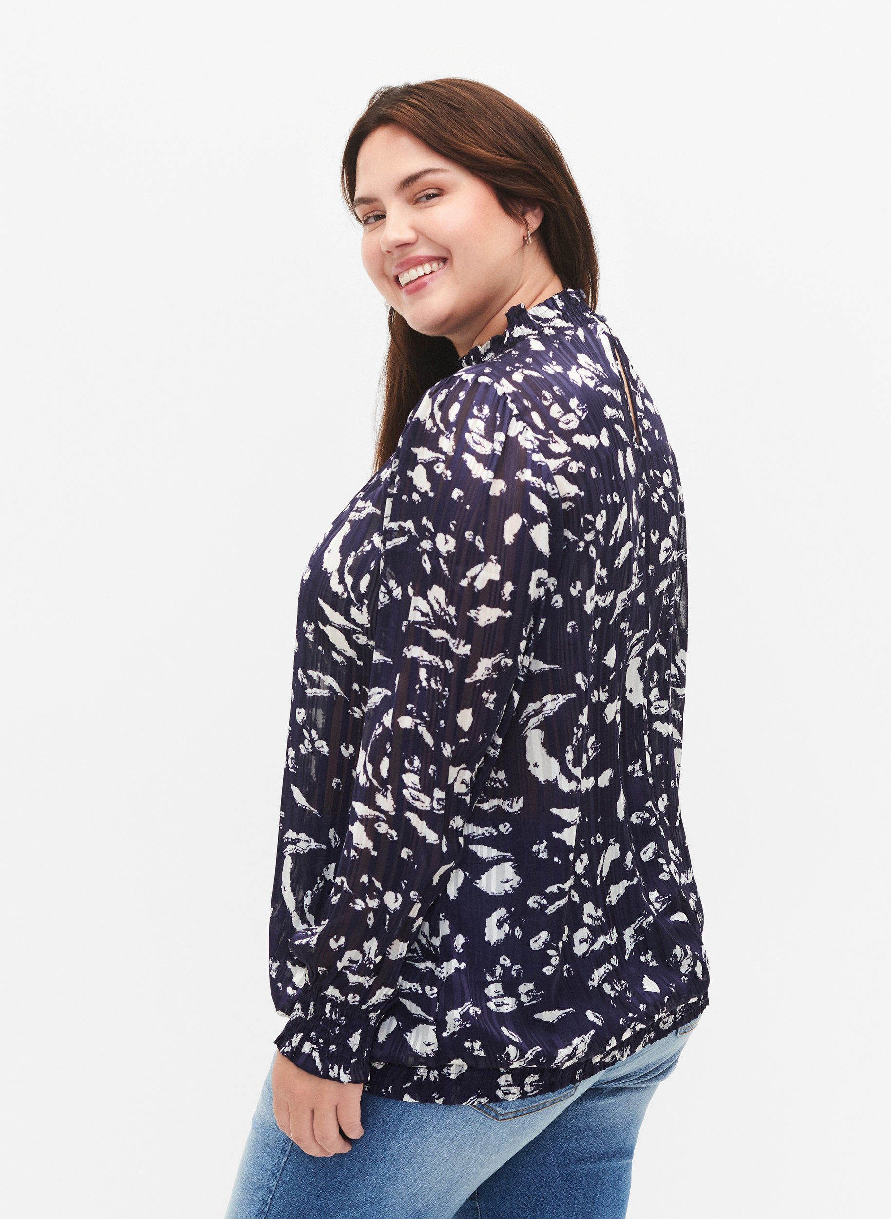 Zizzi Smok blouse met print, Blue Leaf AOP, Model image number 1