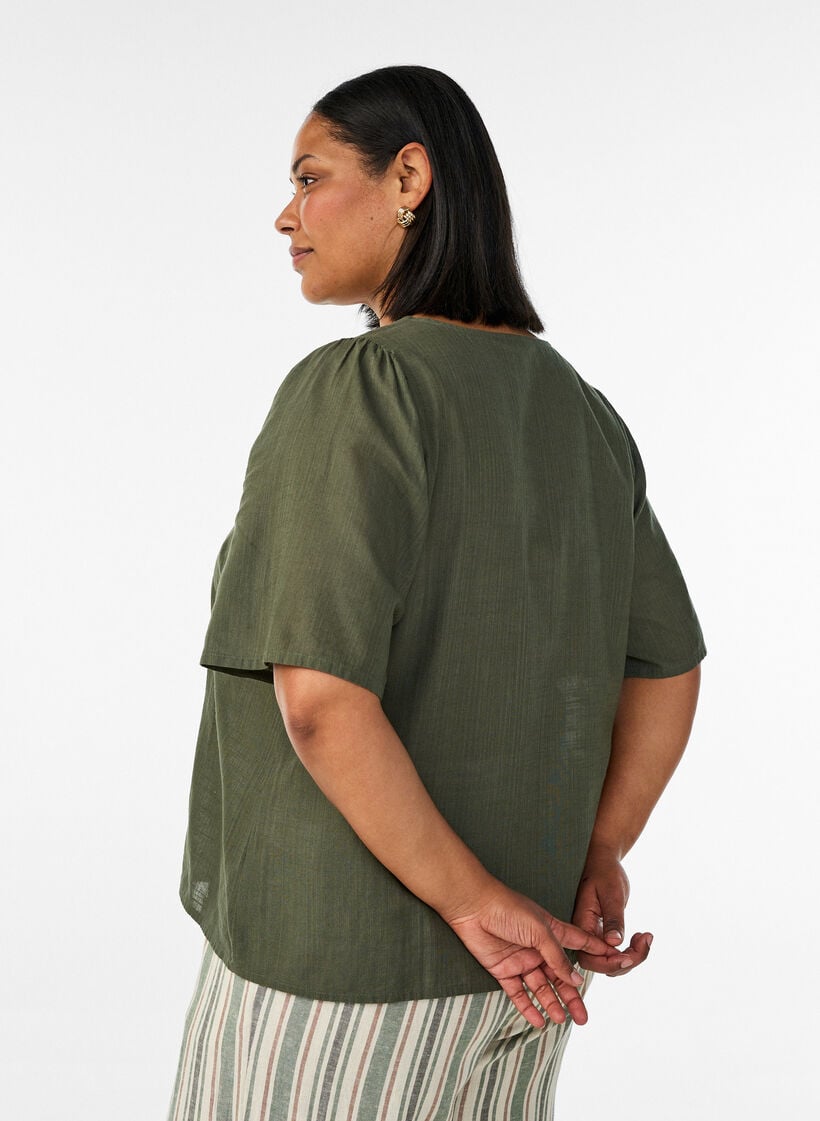 Katoenen shirt met korte mouwen en een V-hals, Groen, Model image number 2