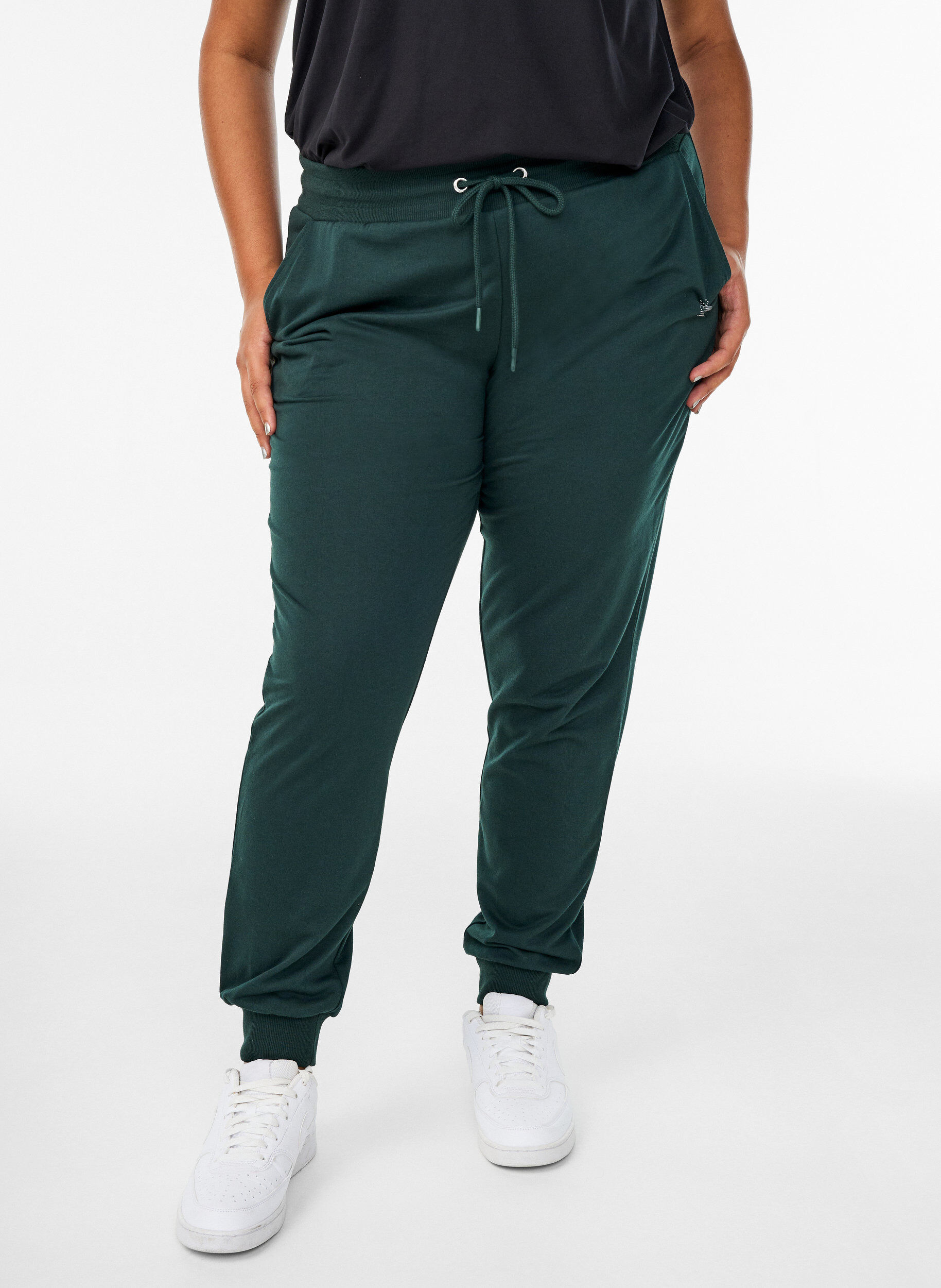 Zizzi Losse trainingsbroek met zakken, Groen, Model image number 2