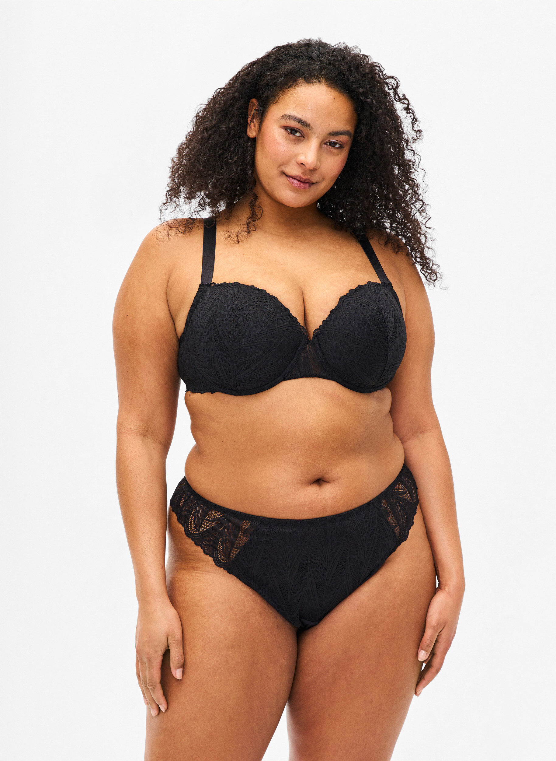 G-string slip met kant en een normale taille, Zwart, Model