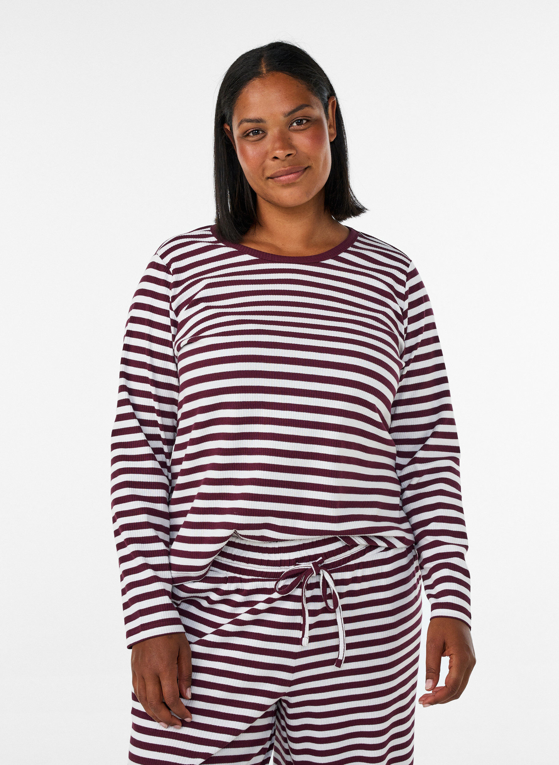 ZizziNachtbovenstuk met lange mouwen in geribde jersey met strepen, Rood, Model image number 0