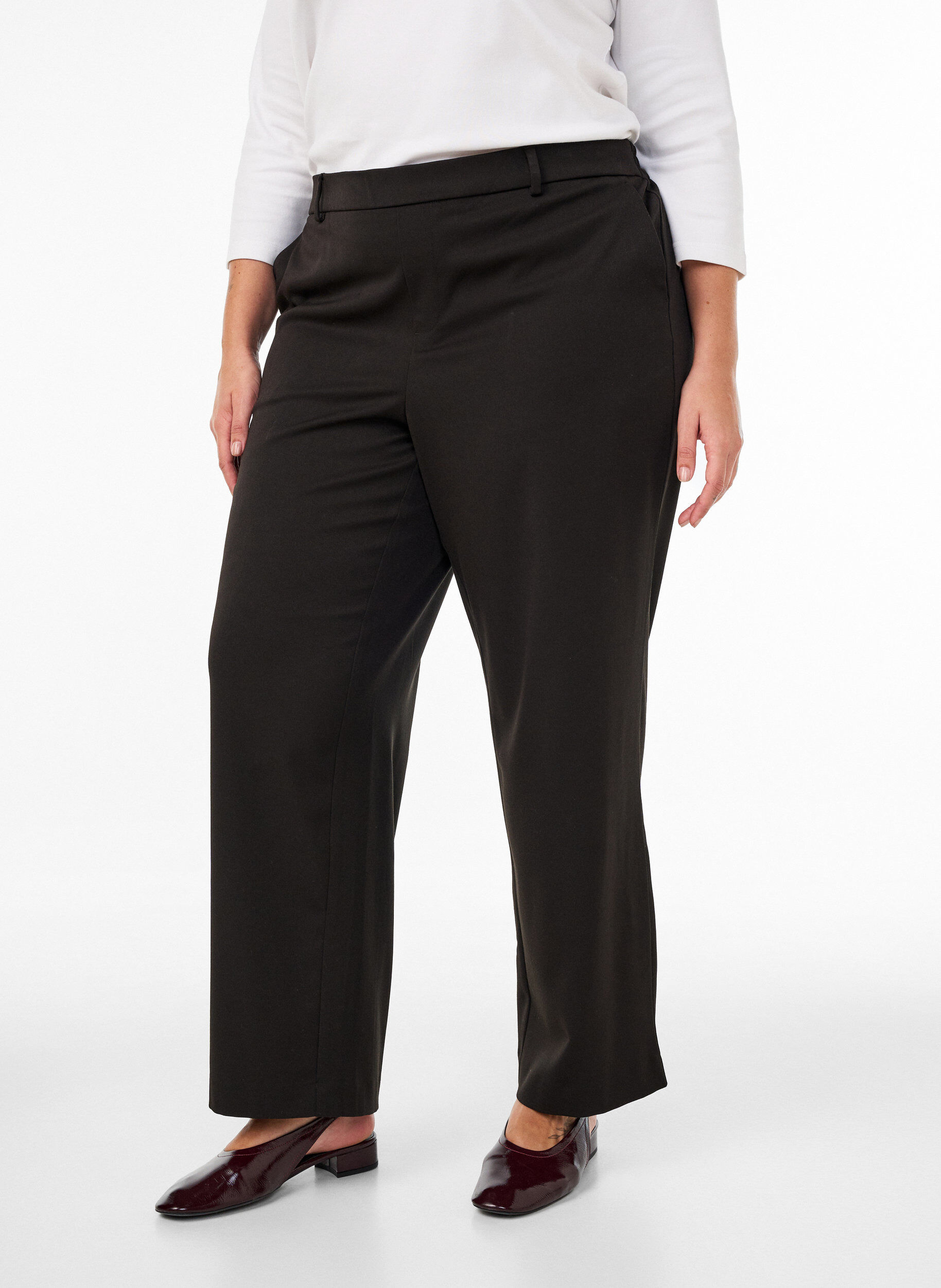 ZizziHoogtailleerde pantalon met rechte pasvorm, Zwart, Model image number 2