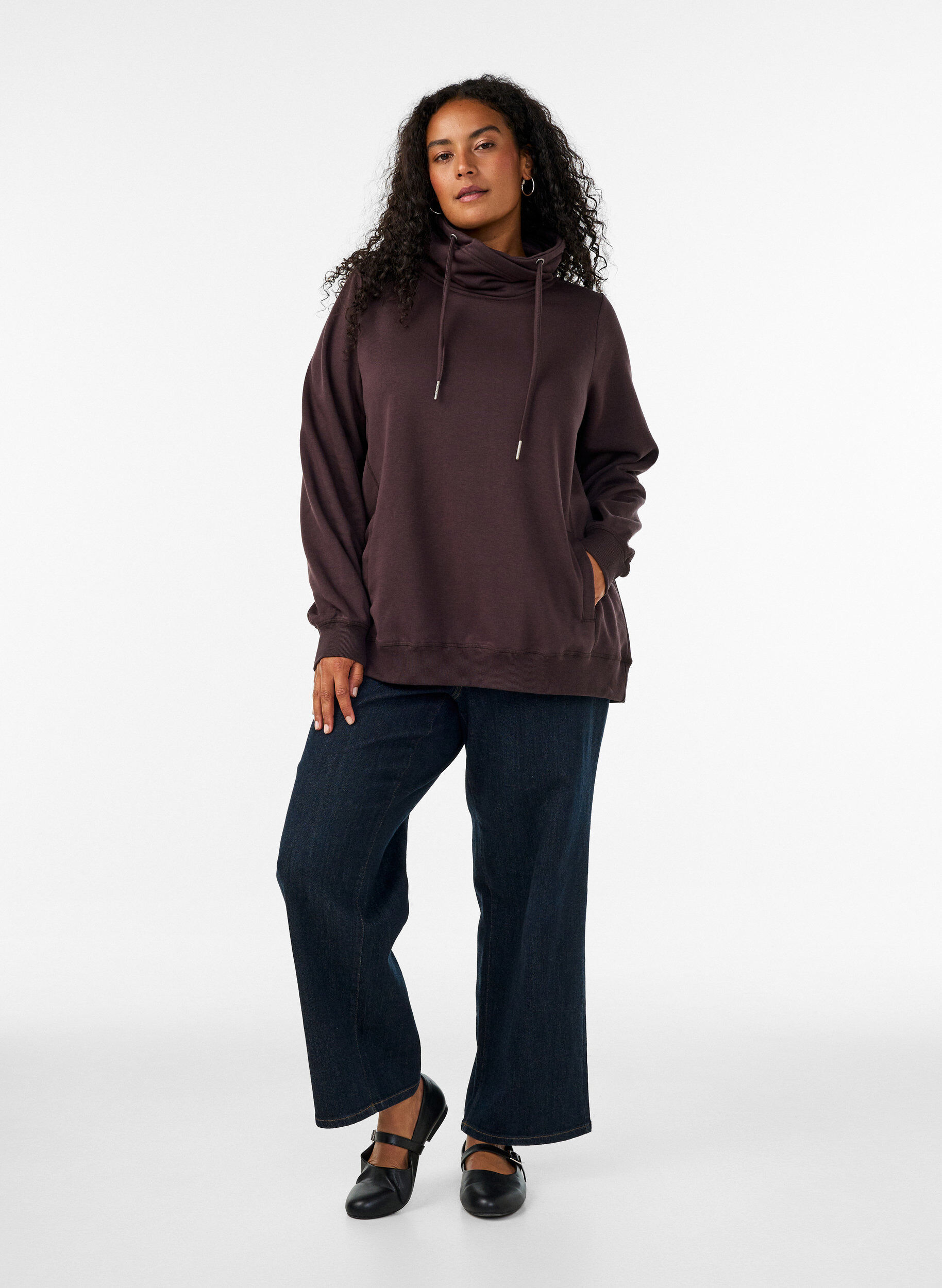 ZizziSweatshirt met hoge kraag en zakken, Bruin, Model image number 1