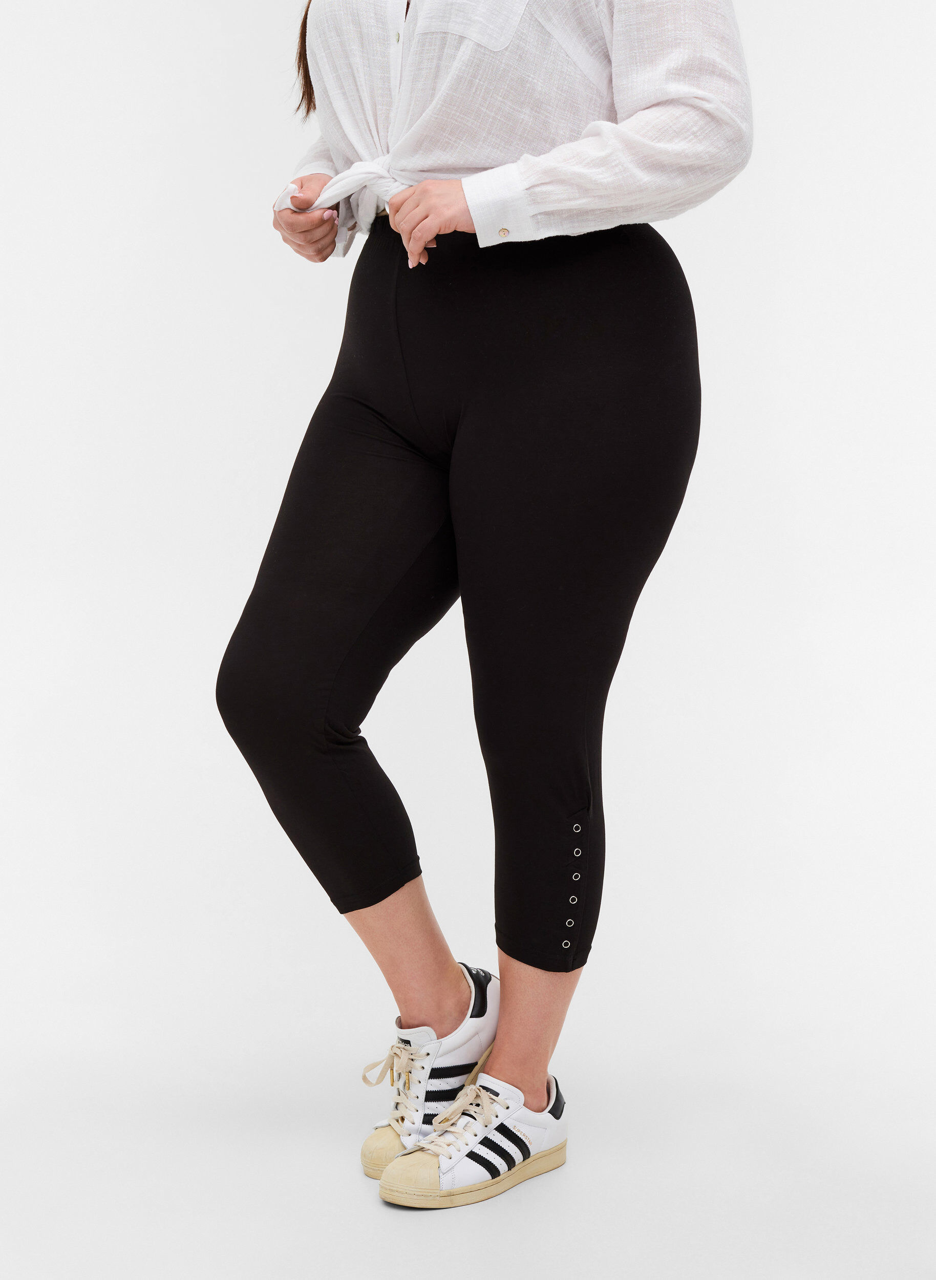 Zizzi 3/4 legging met knopen, Black, Model image number 2