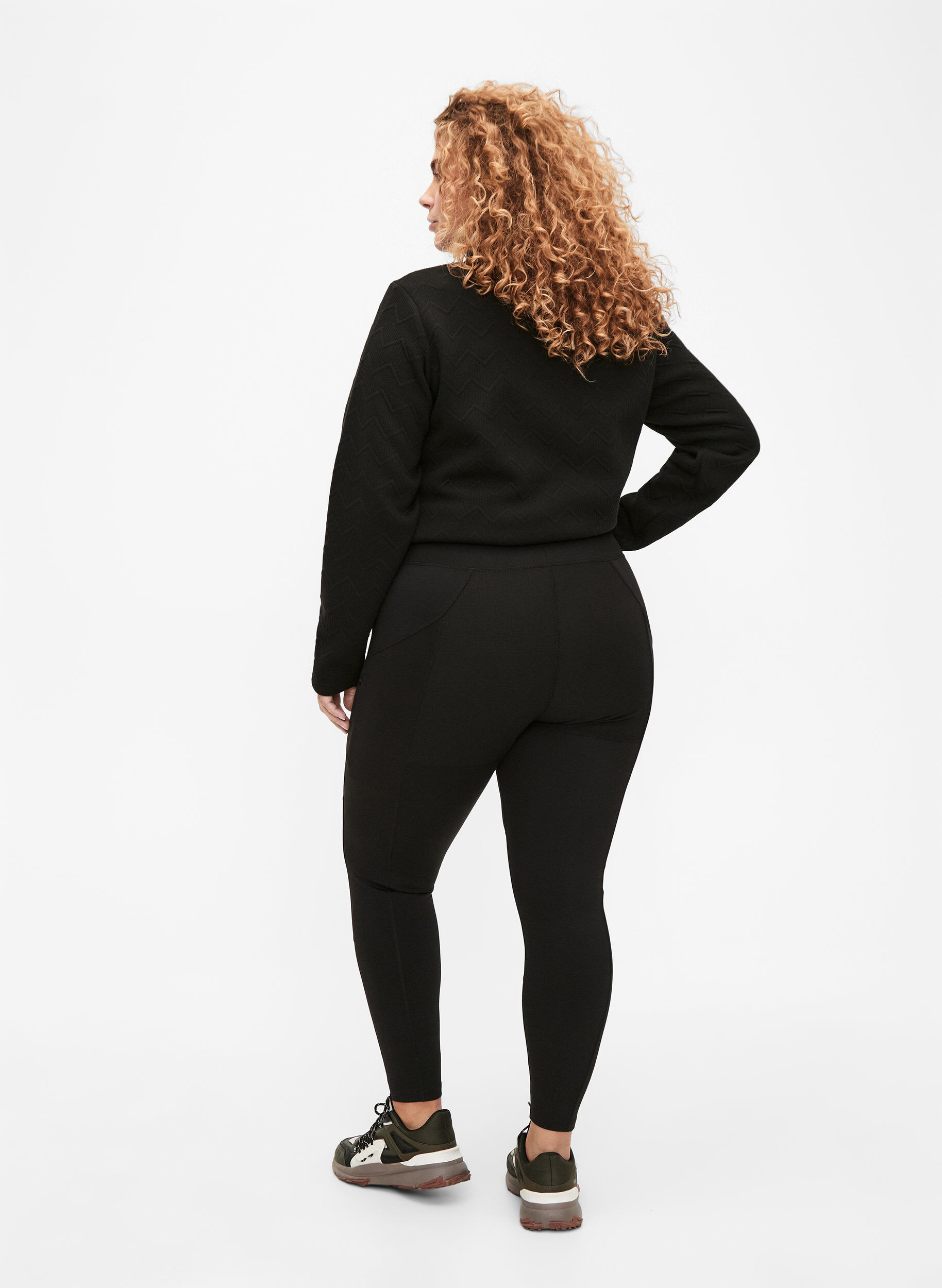 Zizzi Rekbare en duurzame trainingleggings met zakken, Black, Model image number 1