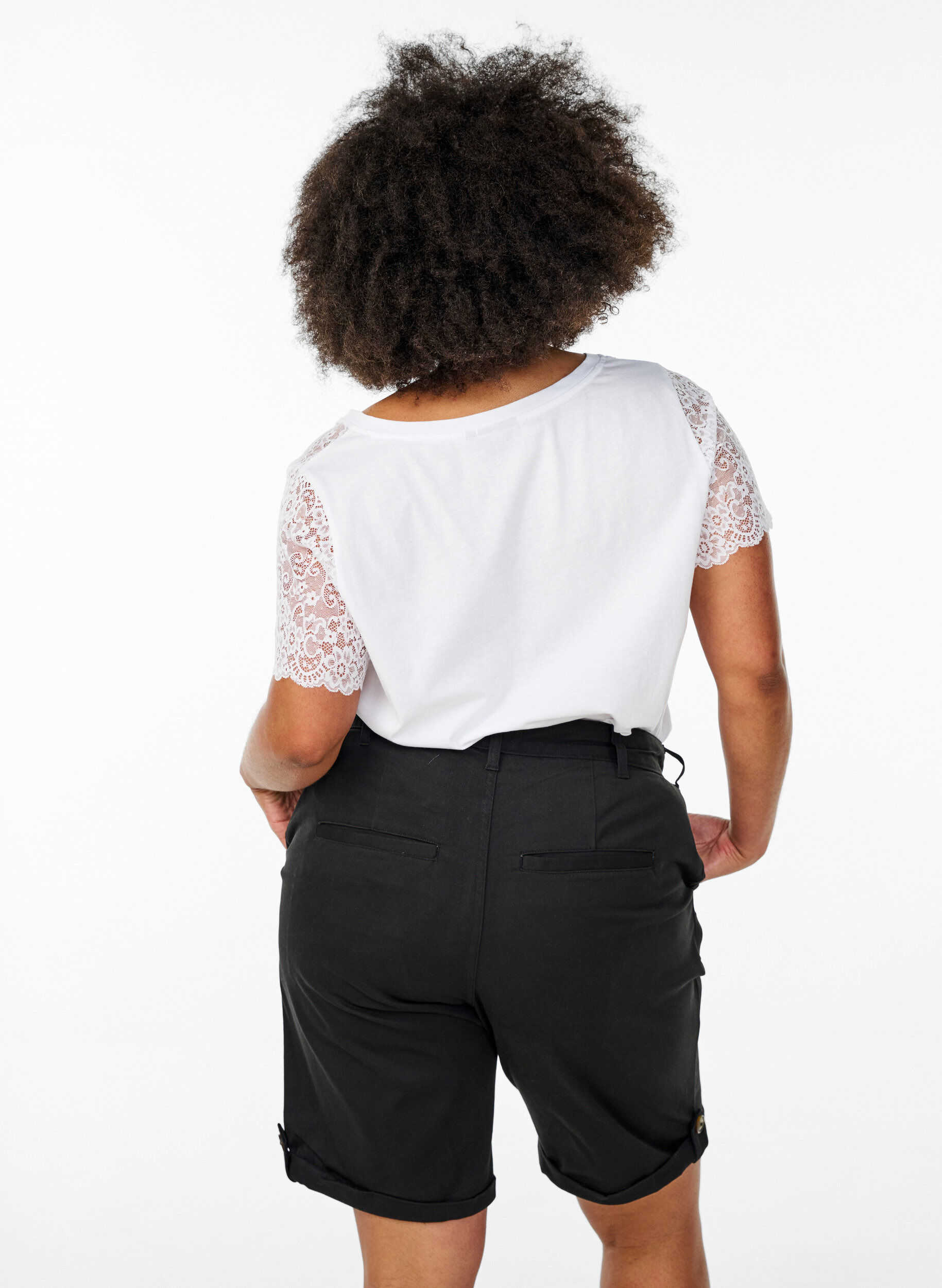 Zizzi Chino shorts met zakken, Zwart, Model image number 2