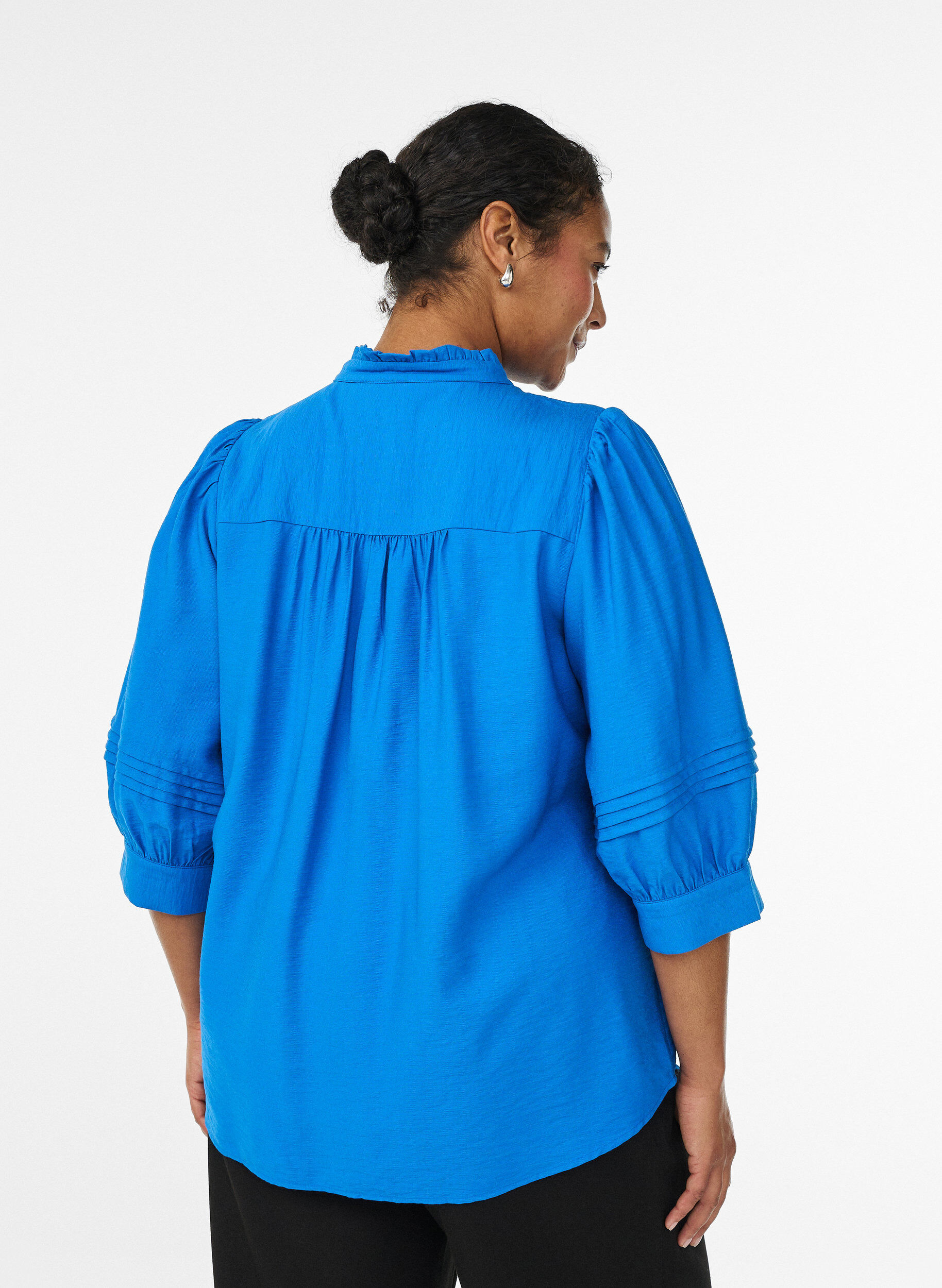 Zizzi Blouse met 3/4 mouwen en decoratieve plooien, Blauw, Model image number 2